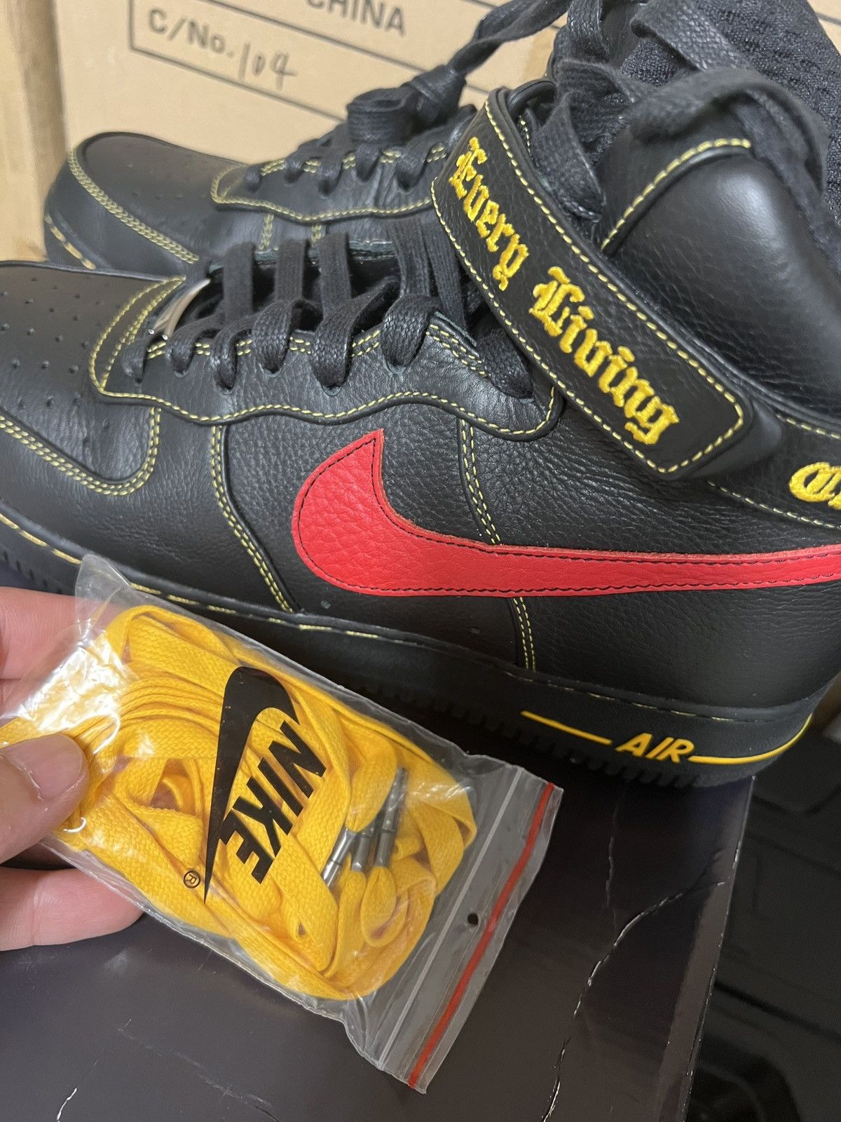 Nike × Vlone Vlone x Nike Air Force 1 High Paris Fashion week sample 9.5 Size US 9.5 / EU 42-43 - 4 Thumbnail