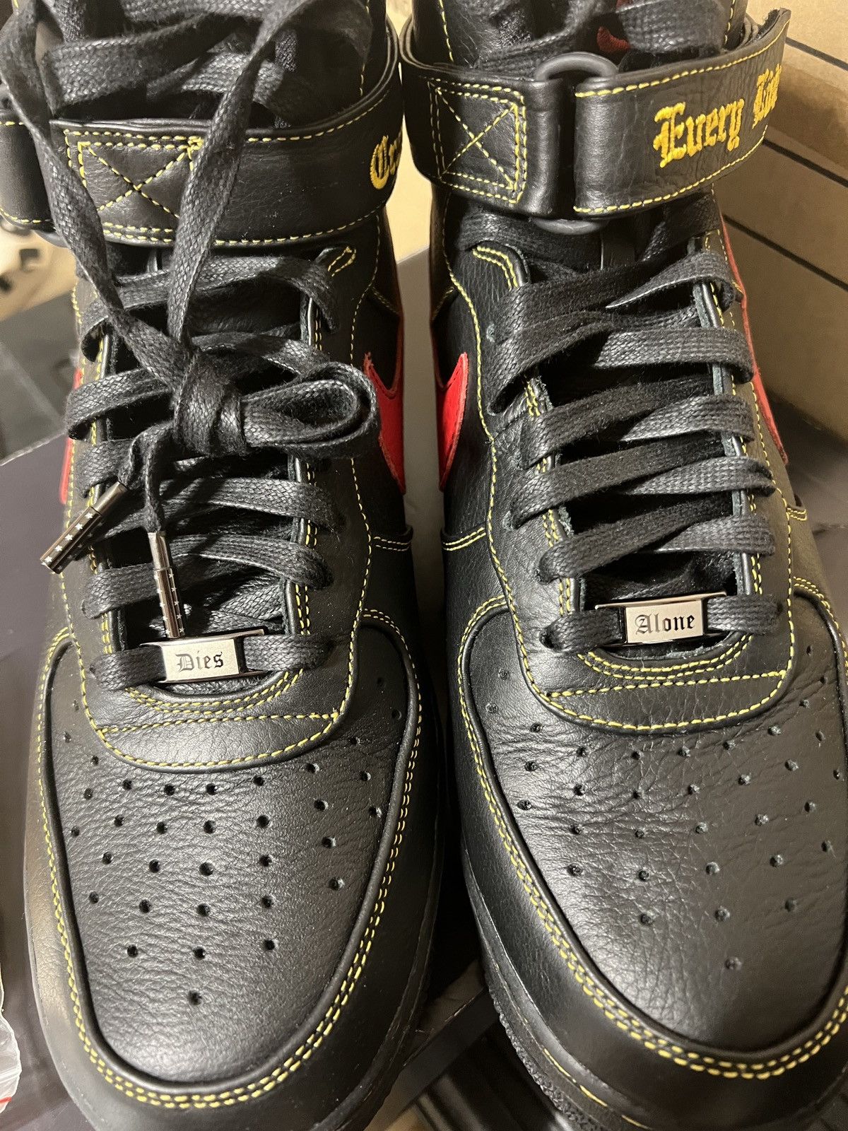 Nike × Vlone Vlone x Nike Air Force 1 High Paris Fashion week sample 9.5 Size US 9.5 / EU 42-43 - 2 Thumbnail