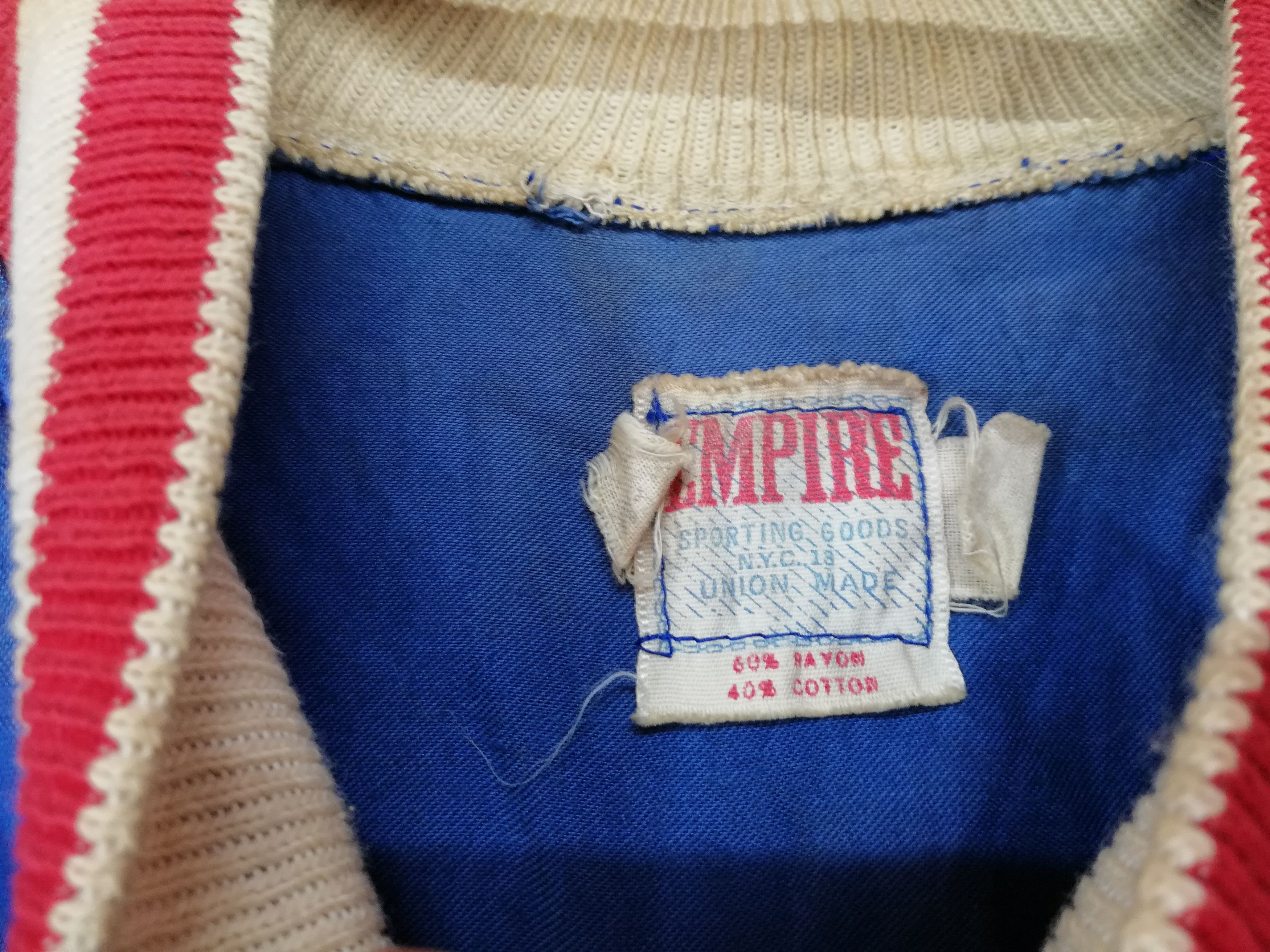 Vintage 1950s Empire union made USSR distressed satin pullover Size US S / EU 44-46 / 1 - 7 Thumbnail