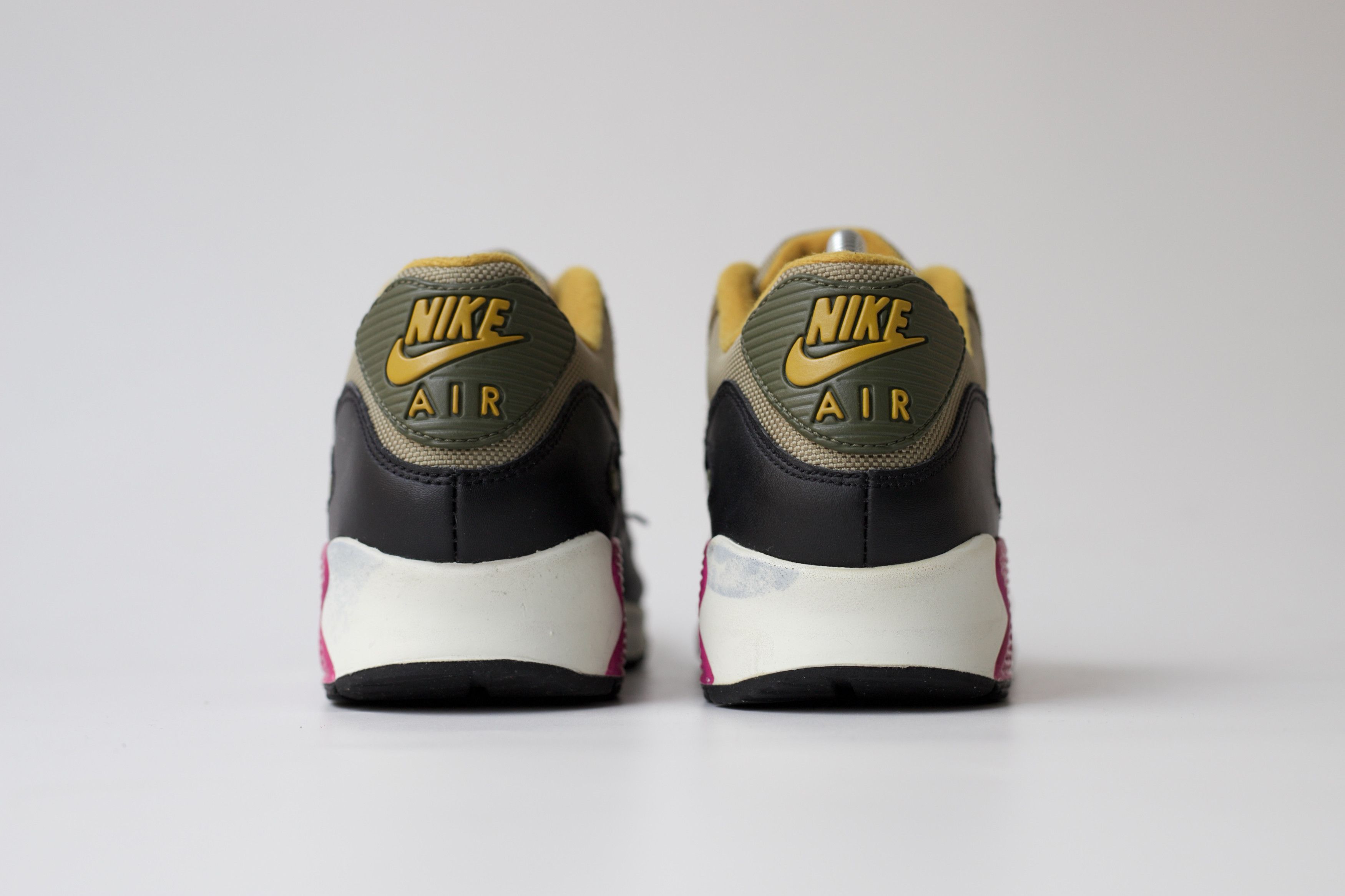Nike RARE! 2012 Nike Air Max 90 "UnViotech" Size US 7.5 / EU 40-41 - 3 Thumbnail