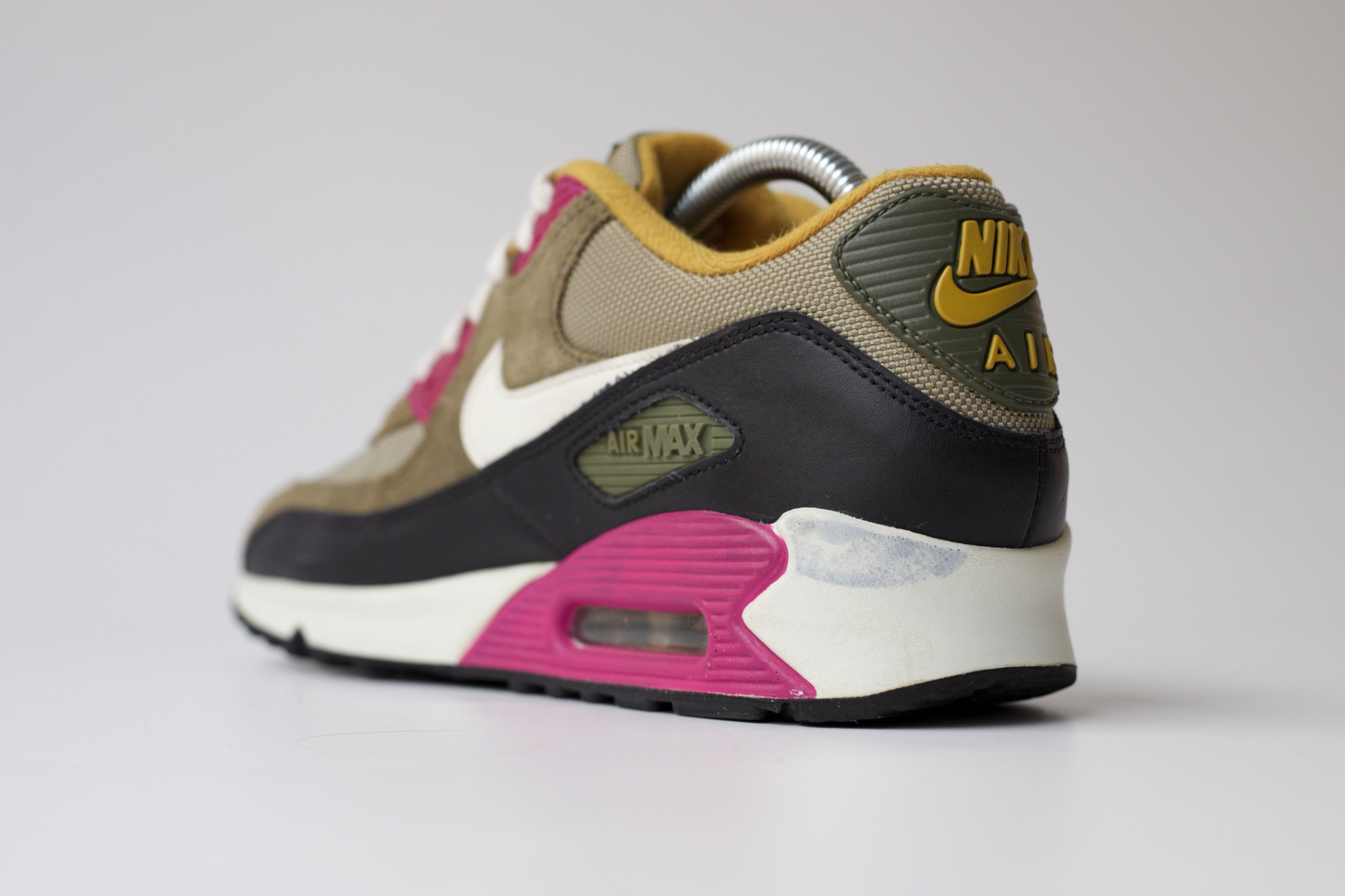 Nike RARE! 2012 Nike Air Max 90 "UnViotech" Size US 7.5 / EU 40-41 - 4 Thumbnail