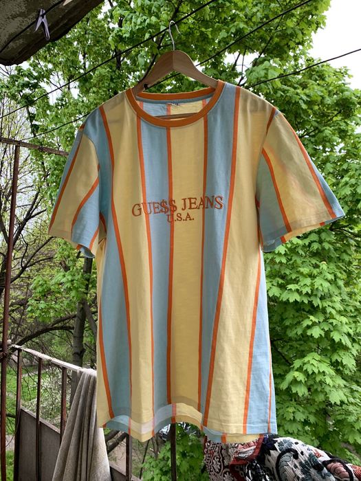 Guess striped best sale t shirt vertical