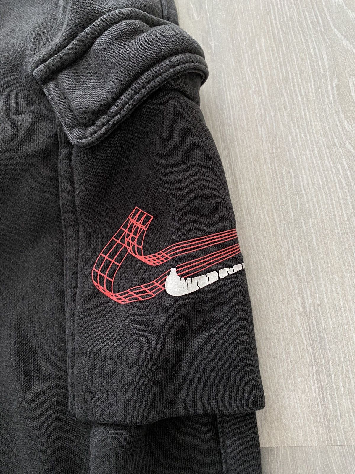 Nike × Vintage Nike vintage black cargo sweat pants red big swoosh Size US 27 - 3 Thumbnail