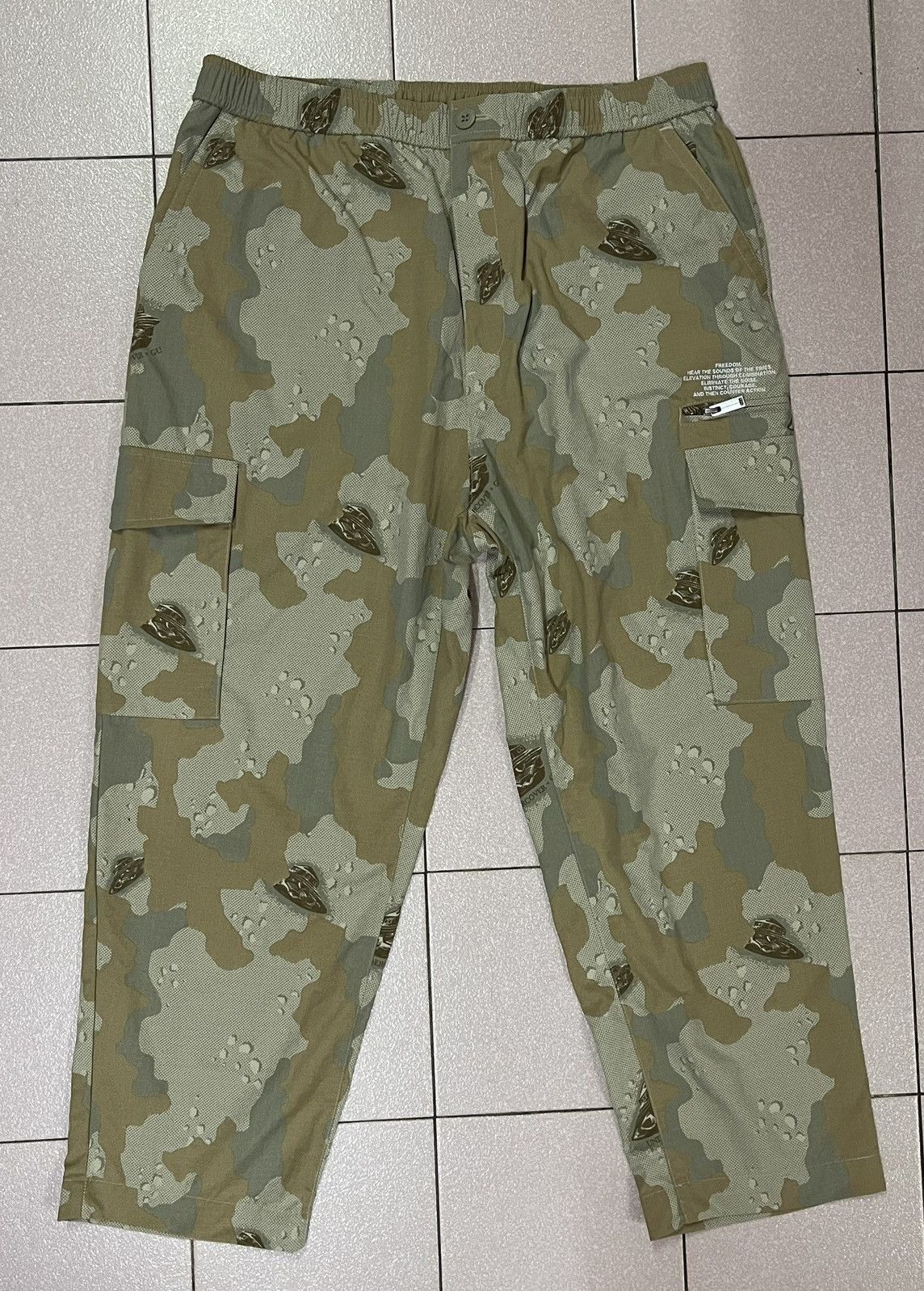 【専用】UNDERCOVER CAMOUFLAGE PANTS 専用】UNDERCOVER CAMOUFLAGE PANTS GU x Undercover Camo Cargo