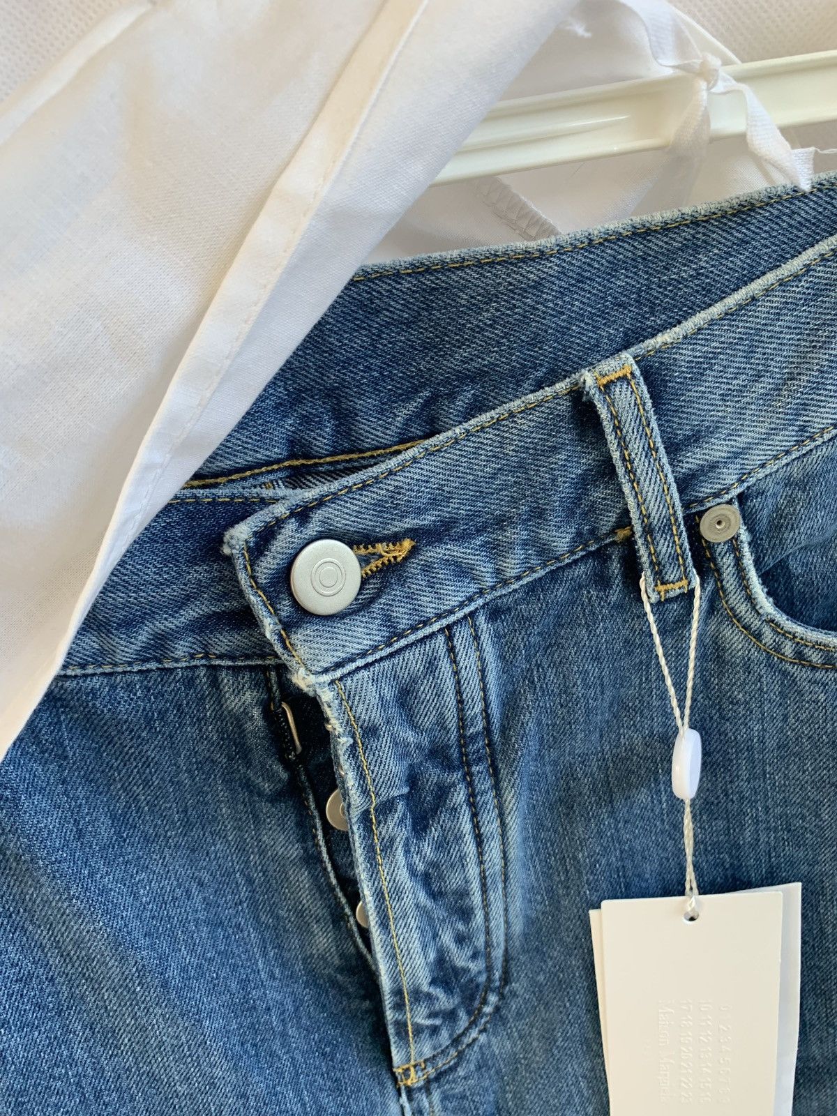 Maison Margiela Stereotype Regular Jean in Light Blue Size US 32 / EU 48 - 8 Thumbnail