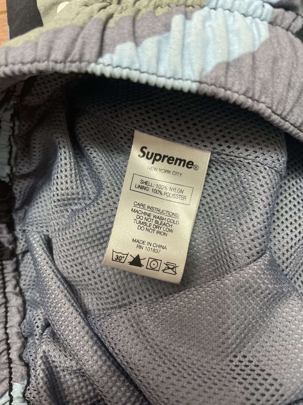 Supreme Supreme SS18 Blue Camo Track Pants Warm Up Small Size US 30 / EU 46 - 7 Thumbnail