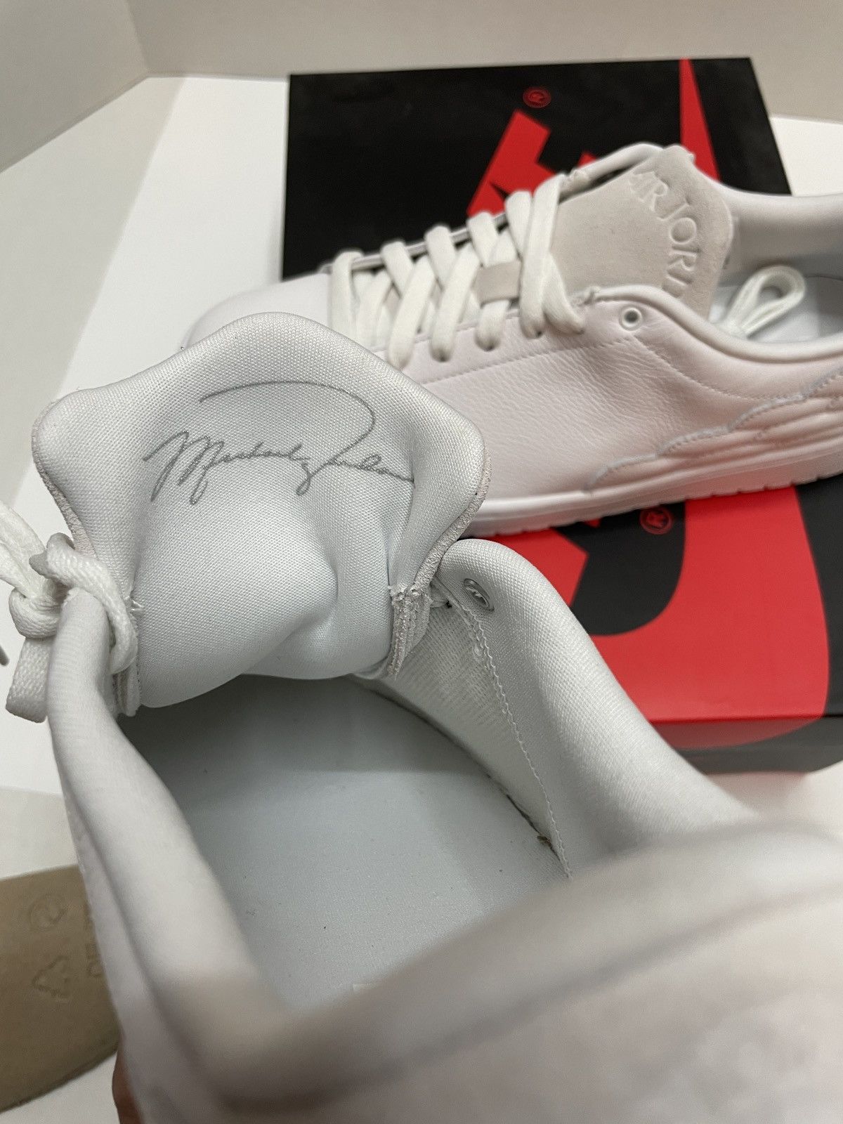 Jordan Brand × Nike Jordan 1 Centre Court Triple White DJ2756-100 Size US 9 / EU 42 - 9 Thumbnail