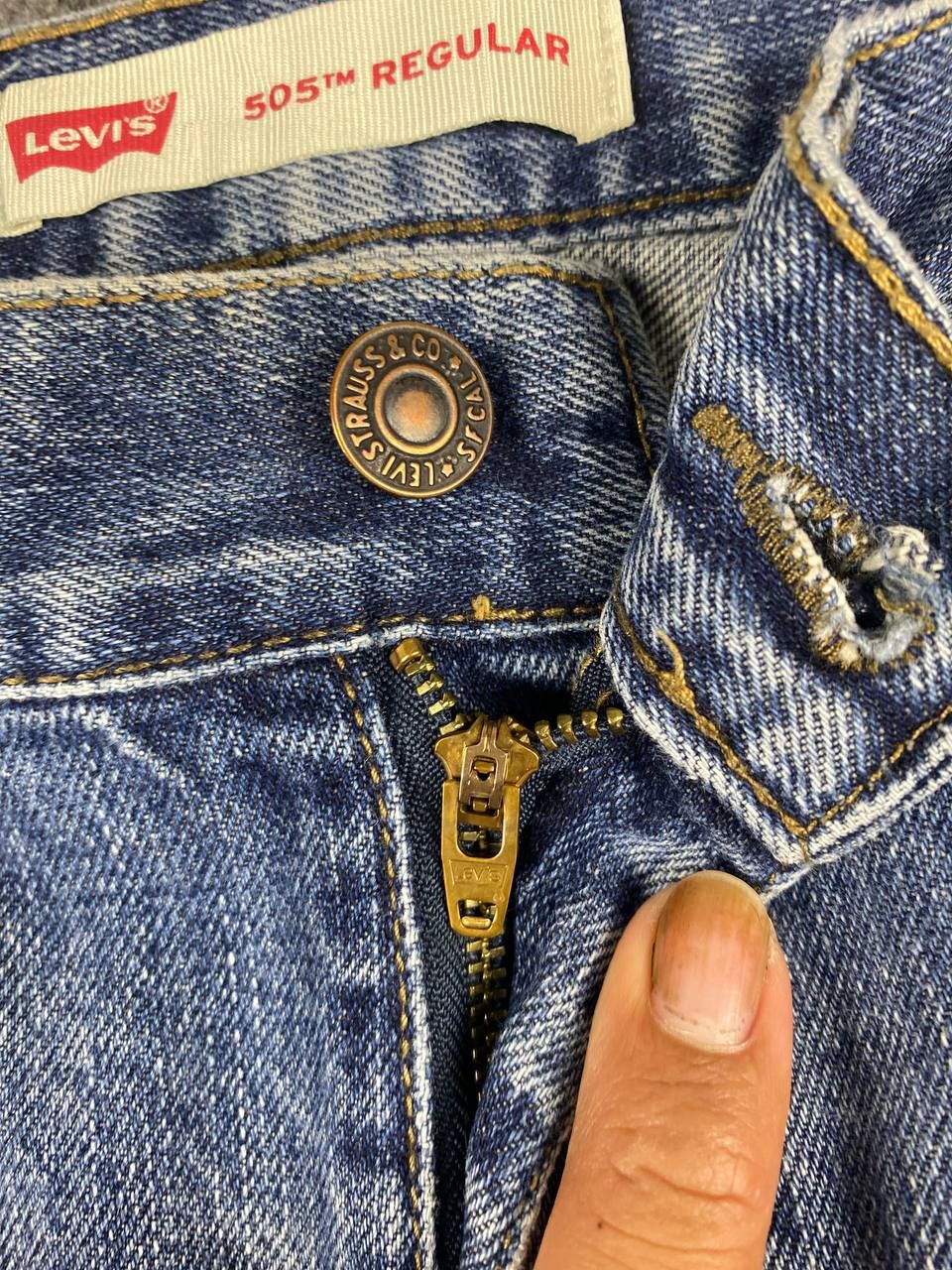 Levi's levis 505 regular fit slightly distressed denim Size US 28 / EU 44 - 11 Thumbnail