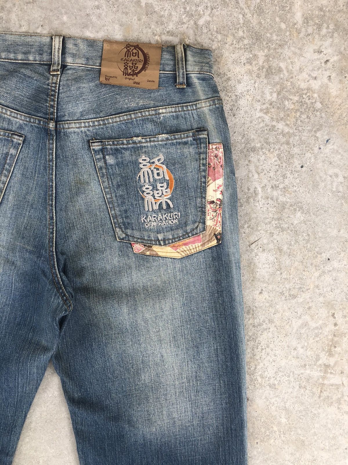 Karakuri Tamashii Karakuri Tamashii Embroidered Jeans Distressed Jeans Size US 33 - 10 Thumbnail