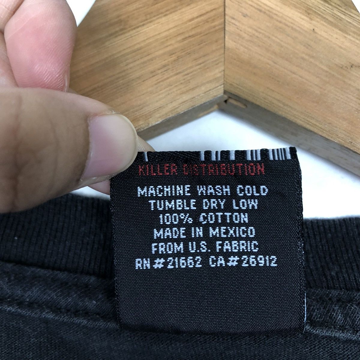 Japanese Brand RARE FAMOUS TEE BIG LOGO SPELL OUT STREETWEAR STYLE Y2K Size US L / EU 52-54 / 3 - 9 Thumbnail