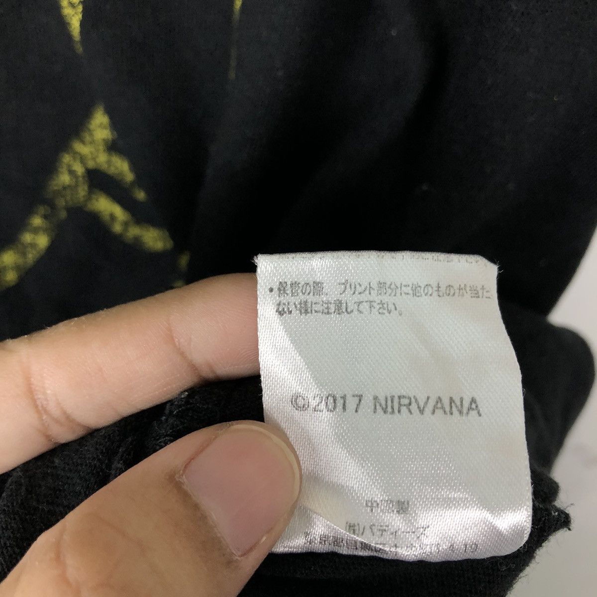 Band Tees VINTAGE BAND TEE BIG LOGO NIRVANA 2017 RARE DESIGN Size US L / EU 52-54 / 3 - 10 Thumbnail
