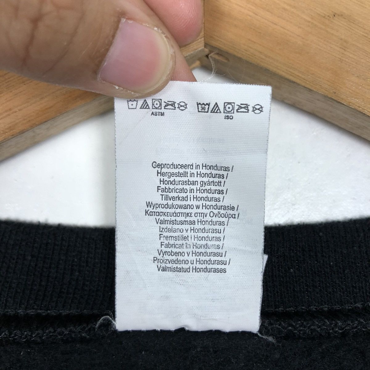 Japanese Brand VINTAGE SWEATSHIRT CREWNECK UNCONDITIONAL LOVE BIG LOGO Size US L / EU 52-54 / 3 - 12 Thumbnail