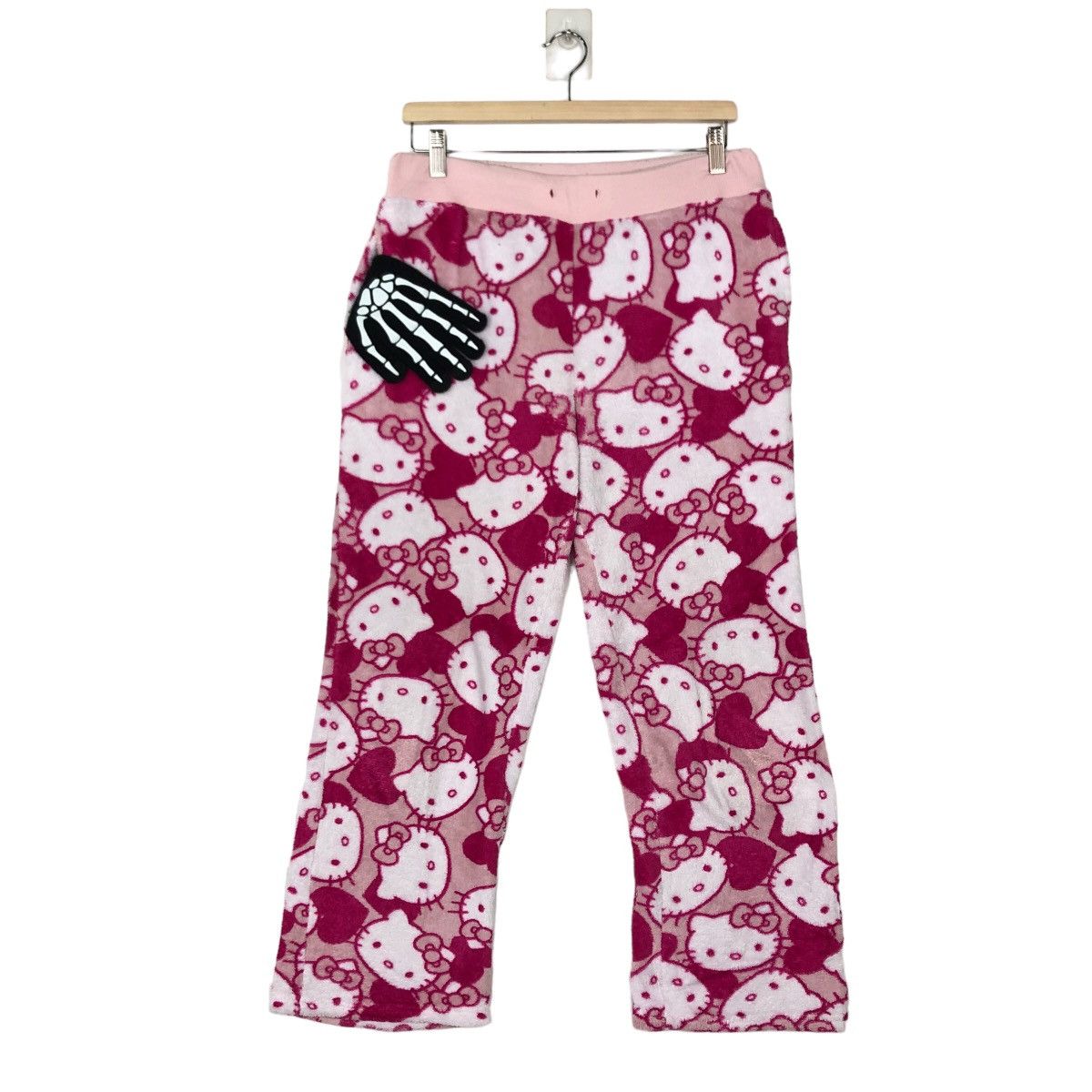Japanese Brand VERY RARE SWEATPANTS HELLO KITTY OVERPRINT Size 30" / US 8 / IT 44 - 1 Thumbnail