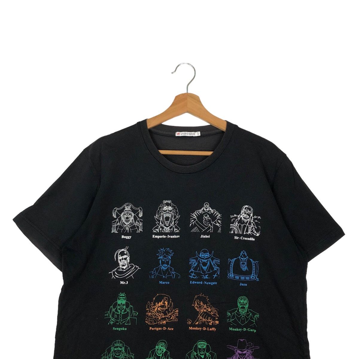 Japanese Brand VINTAGE ONE PIECE UNIQLO T SHIRT BIG LOGO STREETWEAR STYLE Size US XL / EU 56 / 4 - 2 Thumbnail