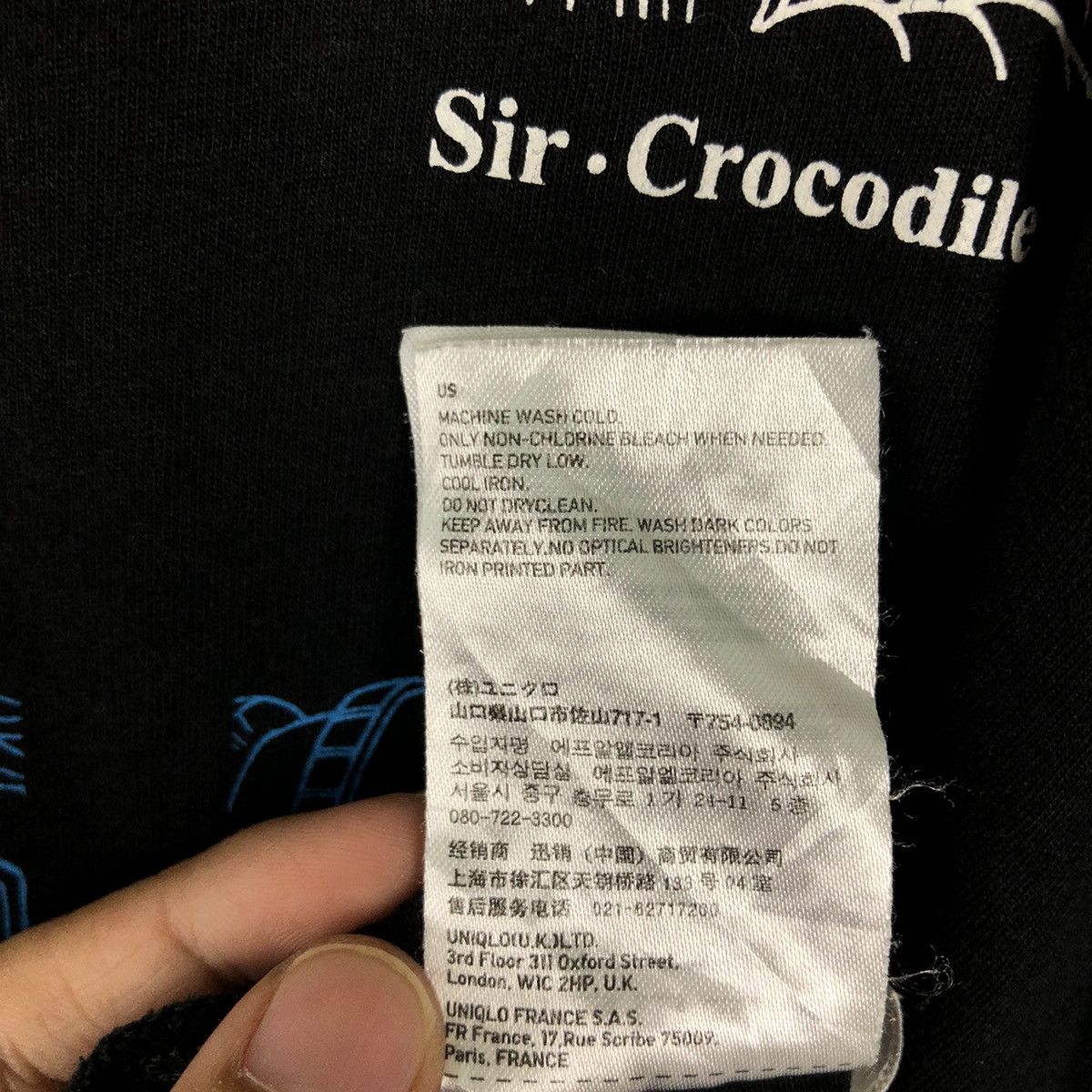 Japanese Brand VINTAGE ONE PIECE UNIQLO T SHIRT BIG LOGO STREETWEAR STYLE Size US XL / EU 56 / 4 - 12 Thumbnail