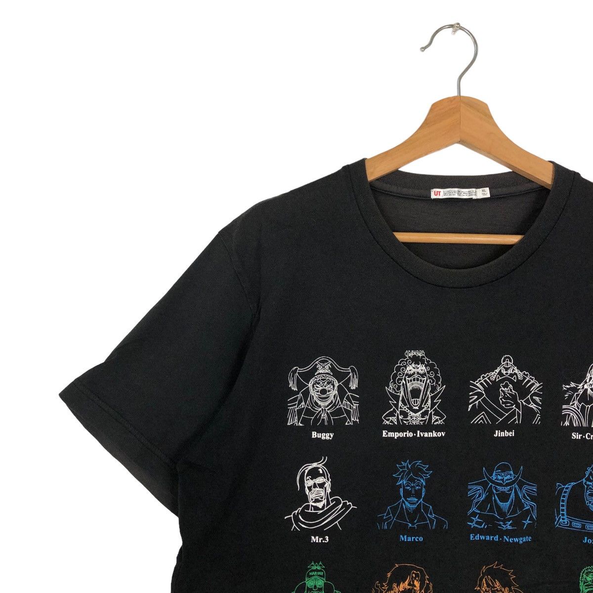 Japanese Brand VINTAGE ONE PIECE UNIQLO T SHIRT BIG LOGO STREETWEAR STYLE Size US XL / EU 56 / 4 - 6 Thumbnail