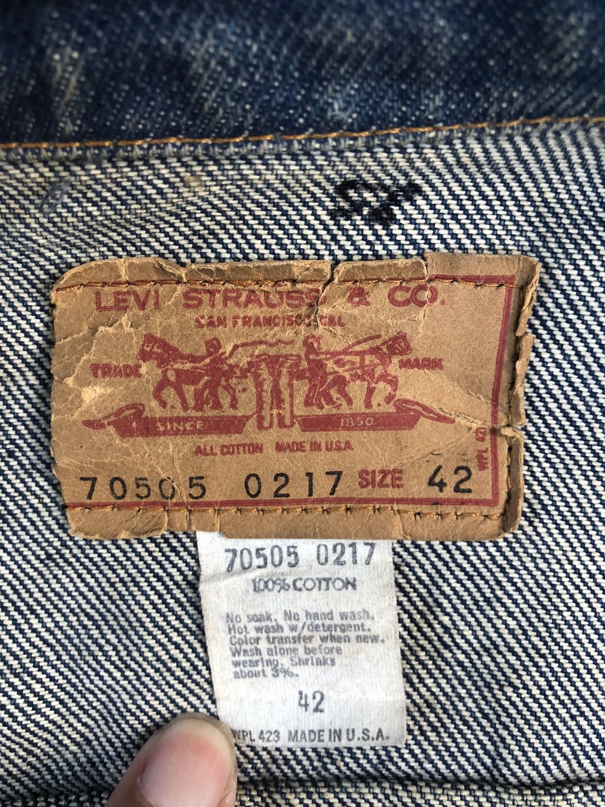 Levi's Vintage 80s Levi’s Denim Jacket Distressed Size US L / EU 52-54 / 3 - 21 Thumbnail