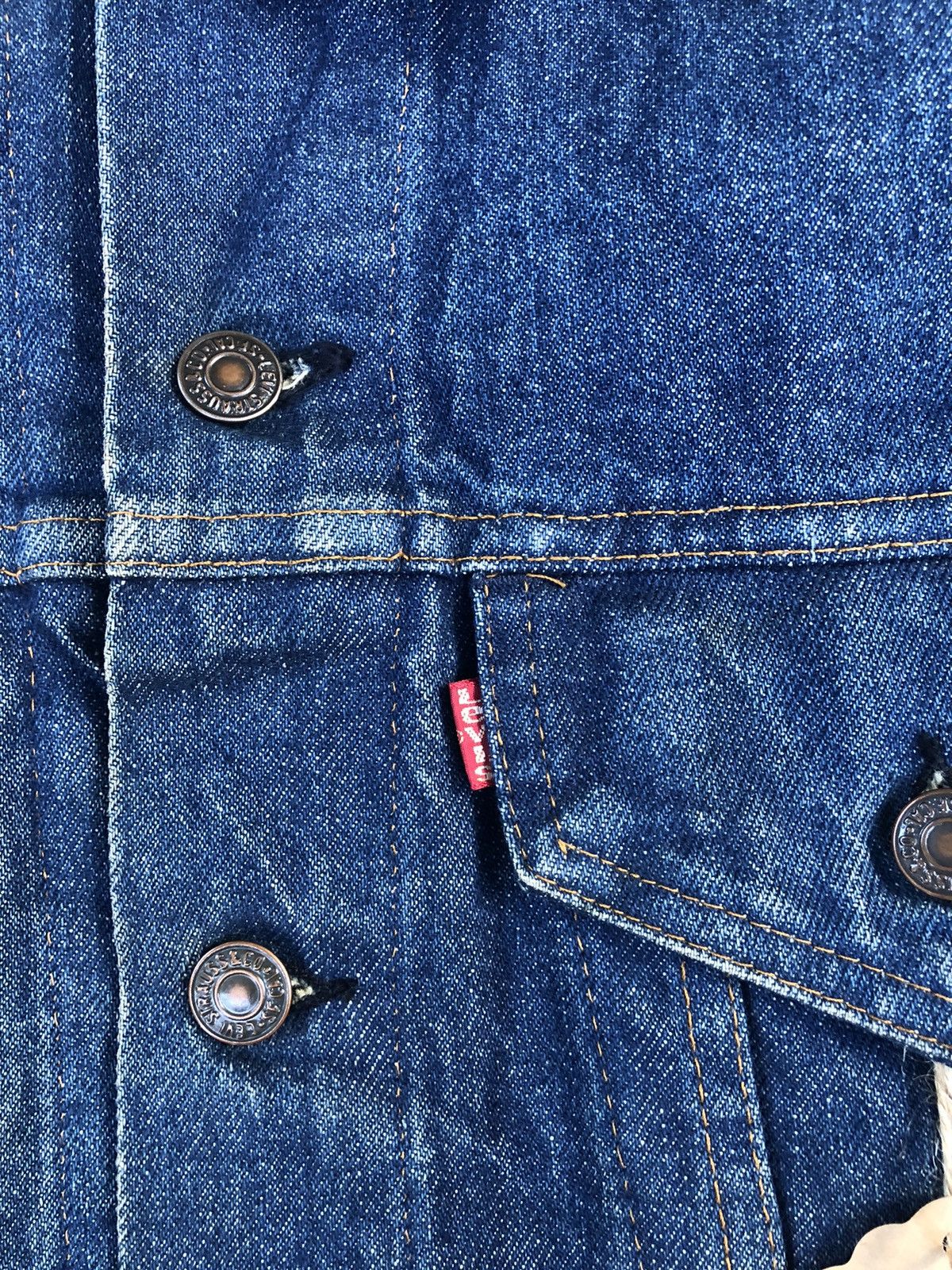 Levi's Vintage 80s Levi’s Denim Jacket Distressed Size US L / EU 52-54 / 3 - 19 Thumbnail
