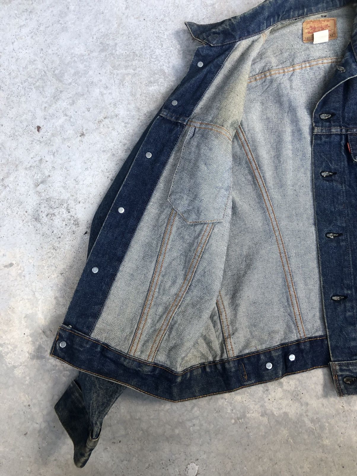 Levi's Vintage 80s Levi’s Denim Jacket Distressed Size US L / EU 52-54 / 3 - 14 Thumbnail