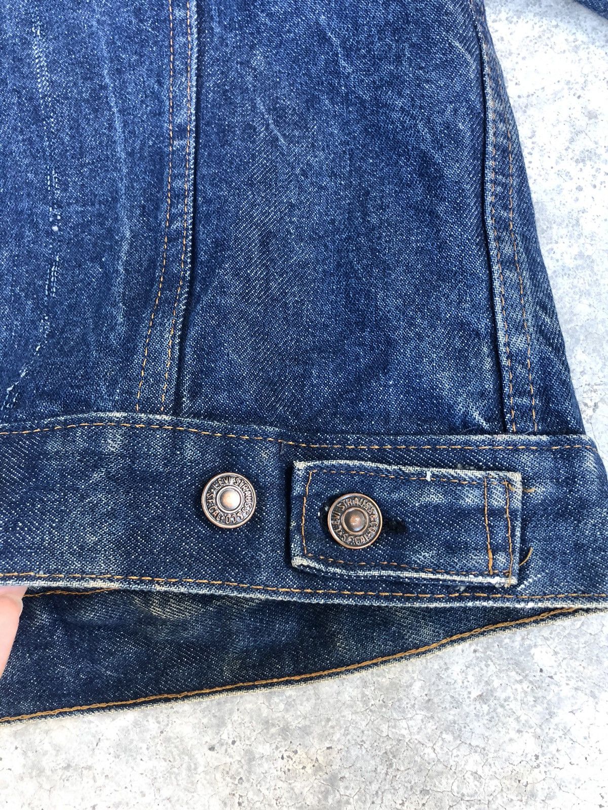 Levi's Vintage 80s Levi’s Denim Jacket Distressed Size US L / EU 52-54 / 3 - 18 Thumbnail
