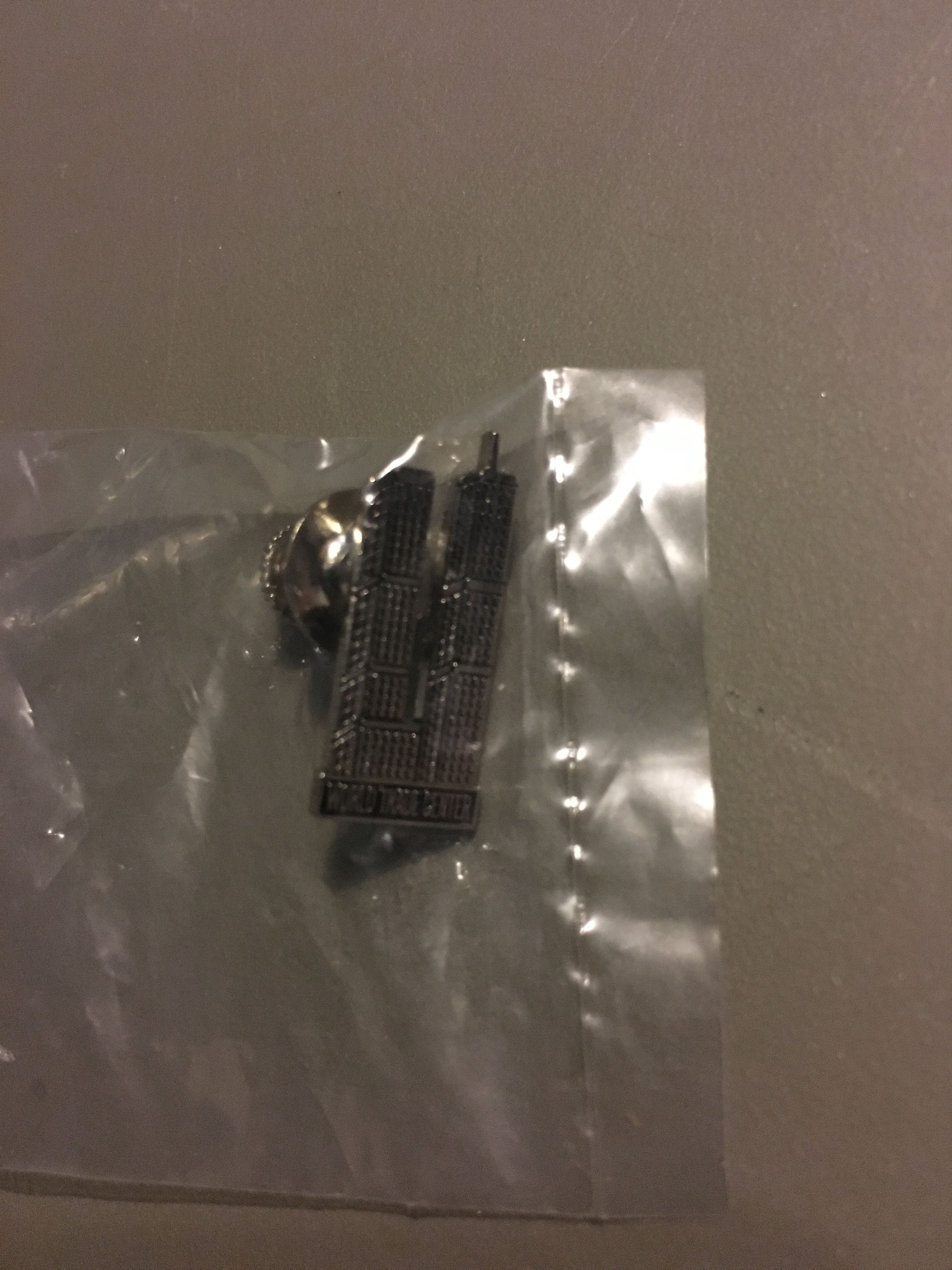 Supreme Supreme World Trade Center WTC Pin Size ONE SIZE - 1 Thumbnail