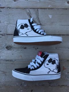 Vans snoopy sk8 hi hot sale