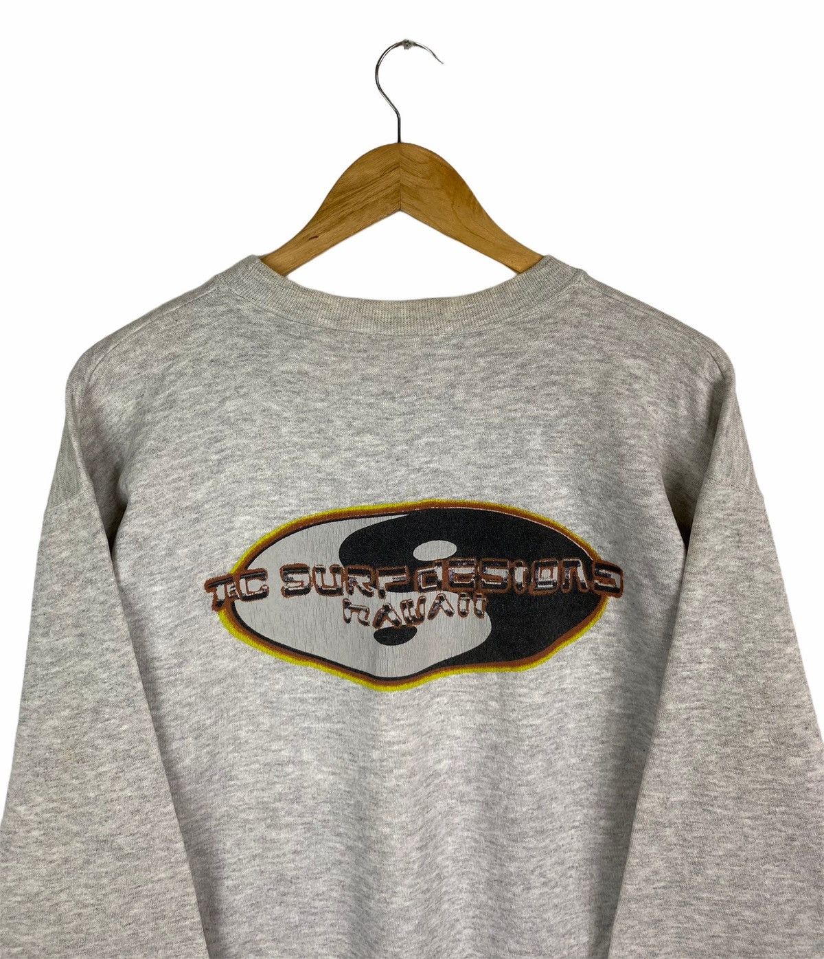 Vintage Vintage TOWN & COUNTRY Surfing Hawaii Sweatshirt Pullover Size US M / EU 48-50 / 2 - 4 Thumbnail