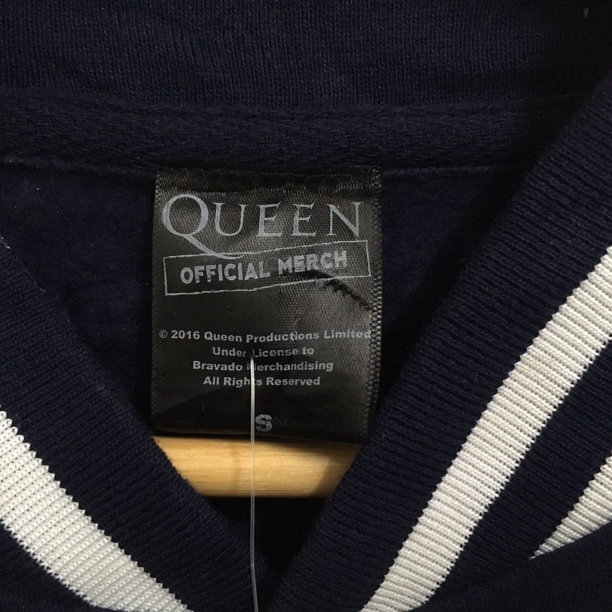 Band Tees QUEEN BRITISH ROCK BAND FULLY BUTTON VARSITY JACKET Size US XS / EU 42 / 0 - 4 Thumbnail