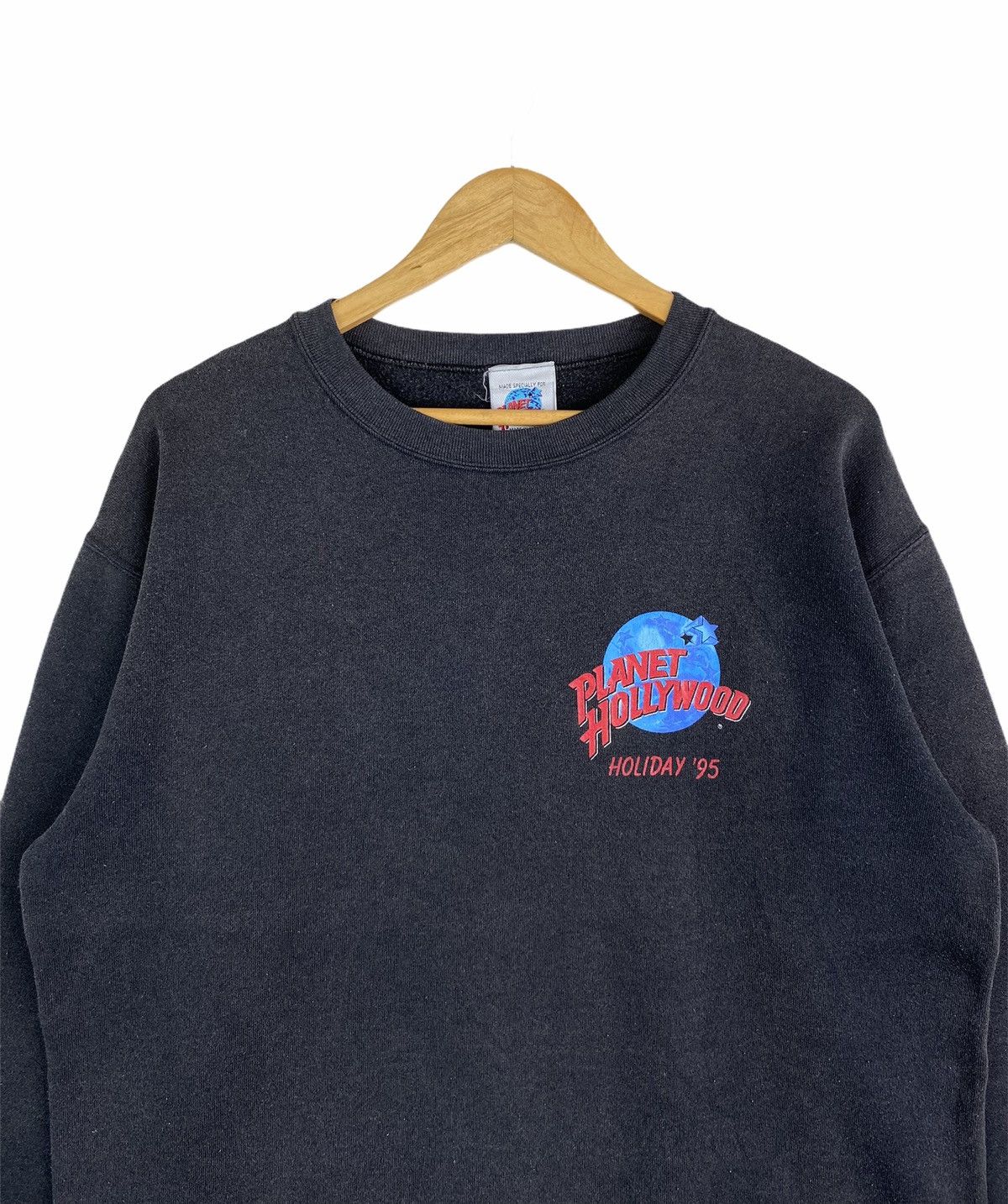 Planet Hollywood × Vintage Vintage PLANET HOLLYWOOD Holiday 95 Big Logo Sweatshirt Size US L / EU 52-54 / 3 - 3 Thumbnail