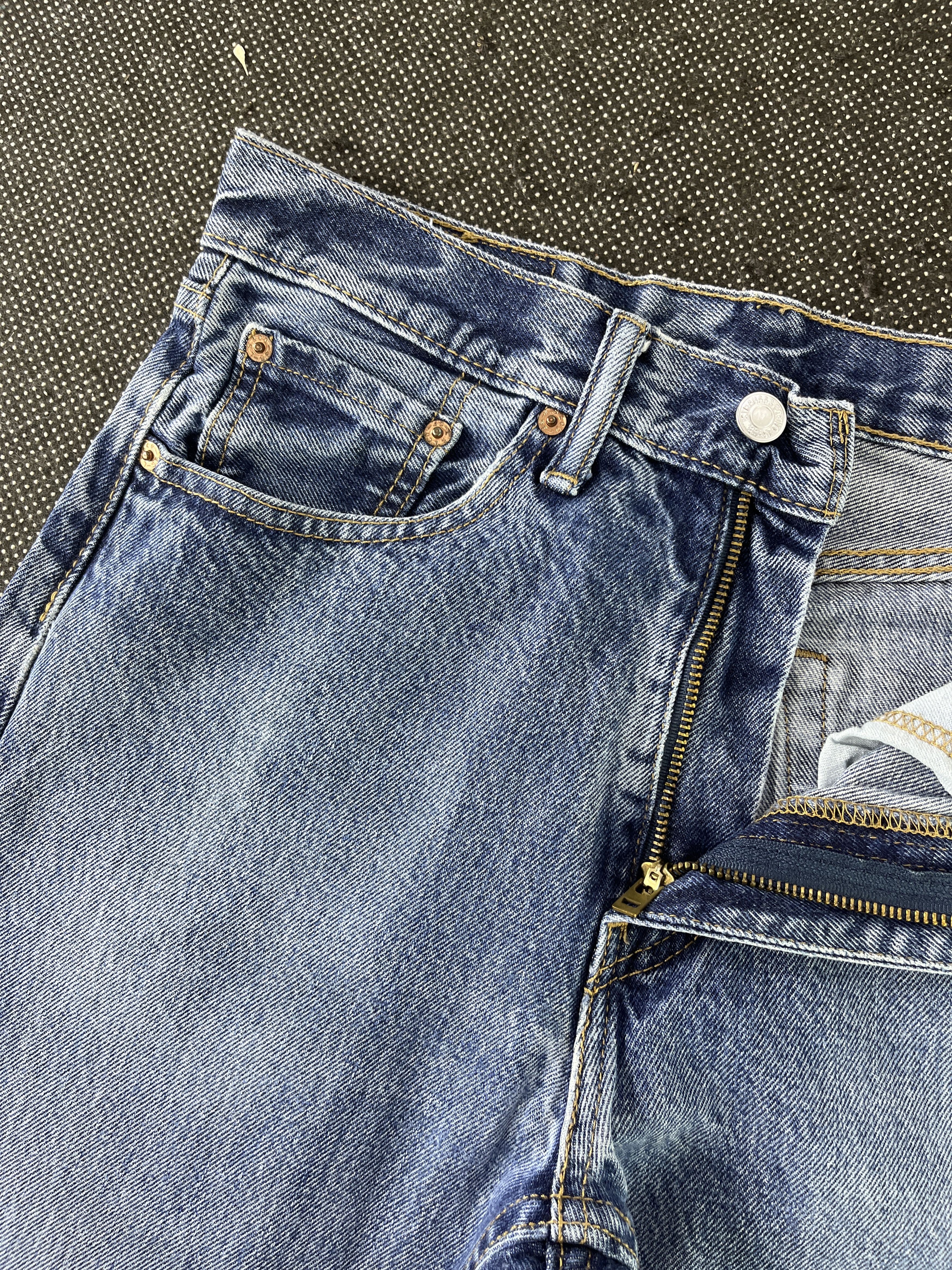 Levi's Vintage Levis 505 Distressed Knee Jeans - J346 Size US 31 - 8 Thumbnail
