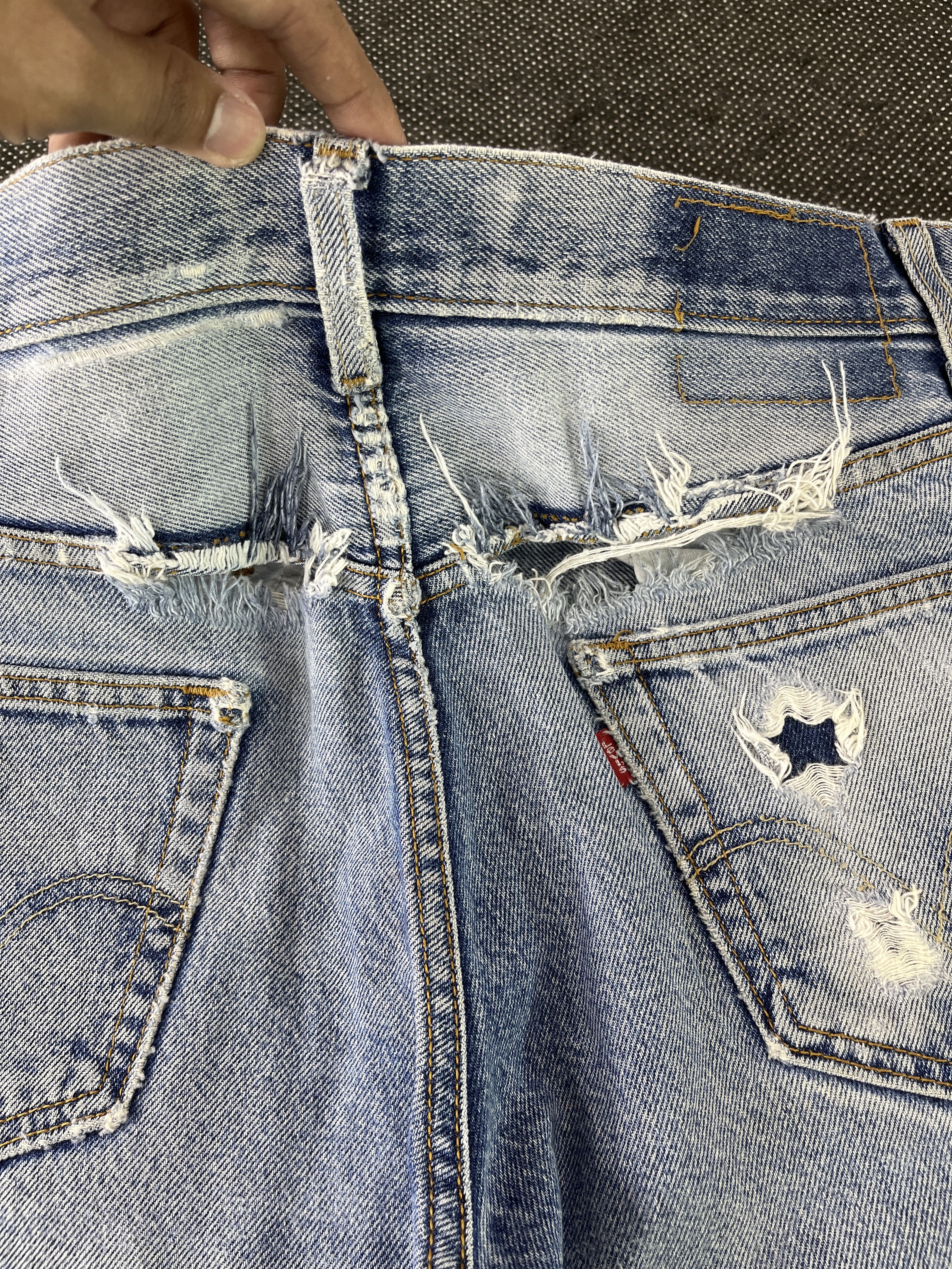 Levi's Vintage Levis 505 Distressed Stone Wash Jeans - J337 Size US 32 / EU 48 - 10 Thumbnail