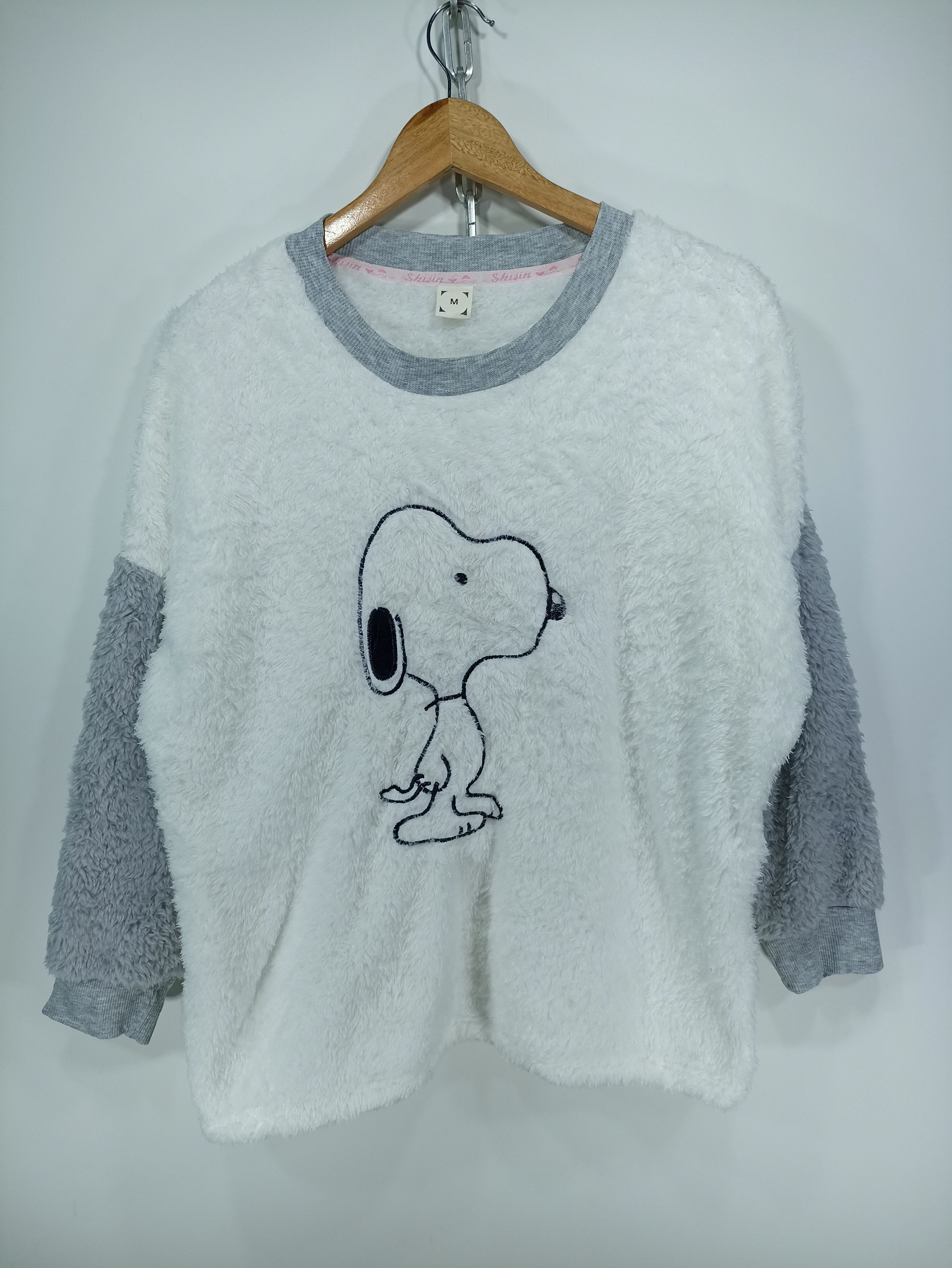 Rare furry fleece Peanut Logo