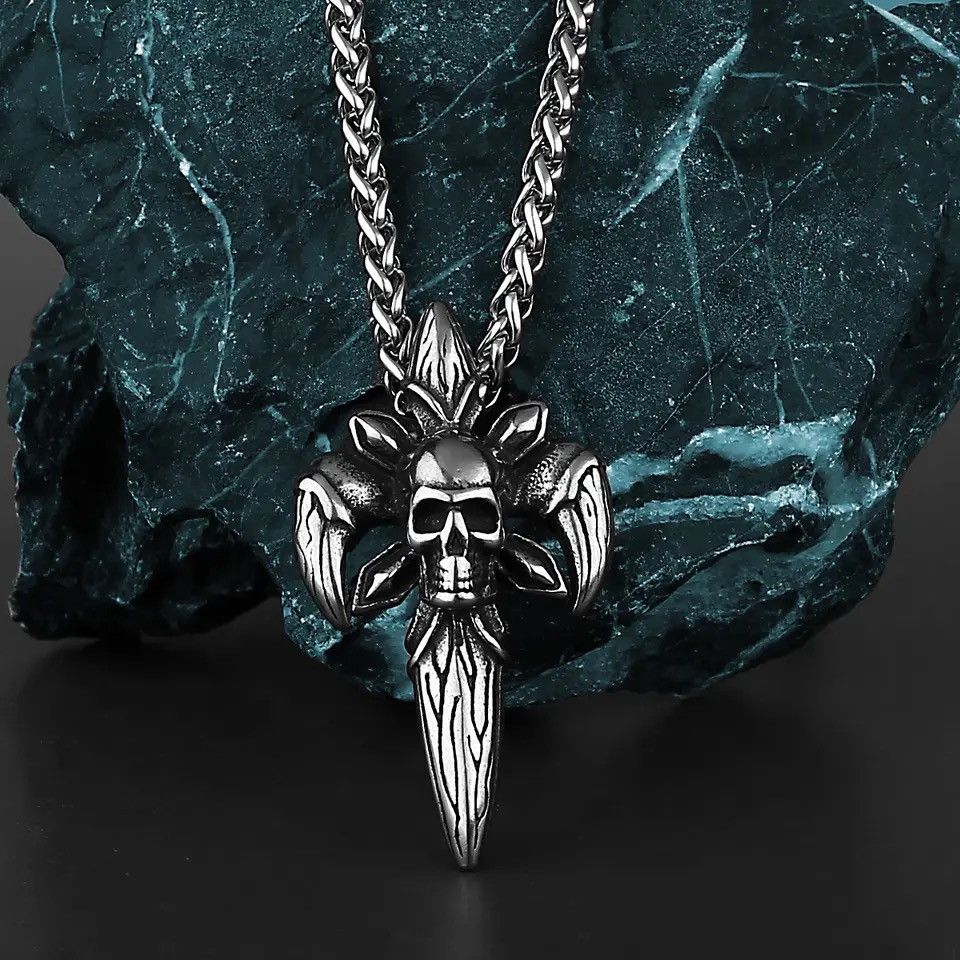 Jewelry Gothic Vintage Skull Necklace Size ONE SIZE - 2 Thumbnail