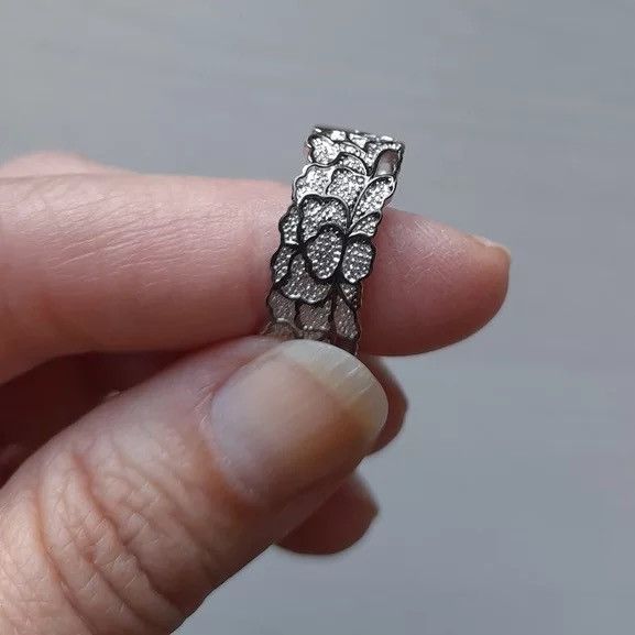 Jewelry × Vintage Hollow Lace Pattern Ladies Ring Size ONE SIZE - 2 Thumbnail
