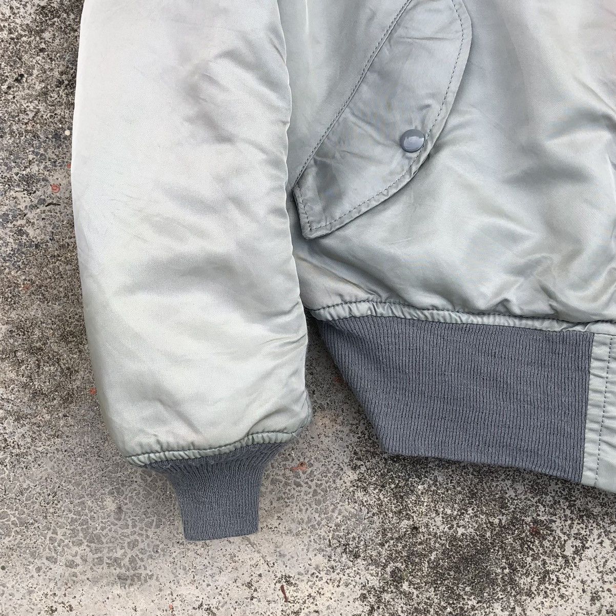 Alpha Industries Vintage Flyer's Man Intermediate MA-1 Bomber Flight Jacket Size US M / EU 48-50 / 2 - 3 Thumbnail