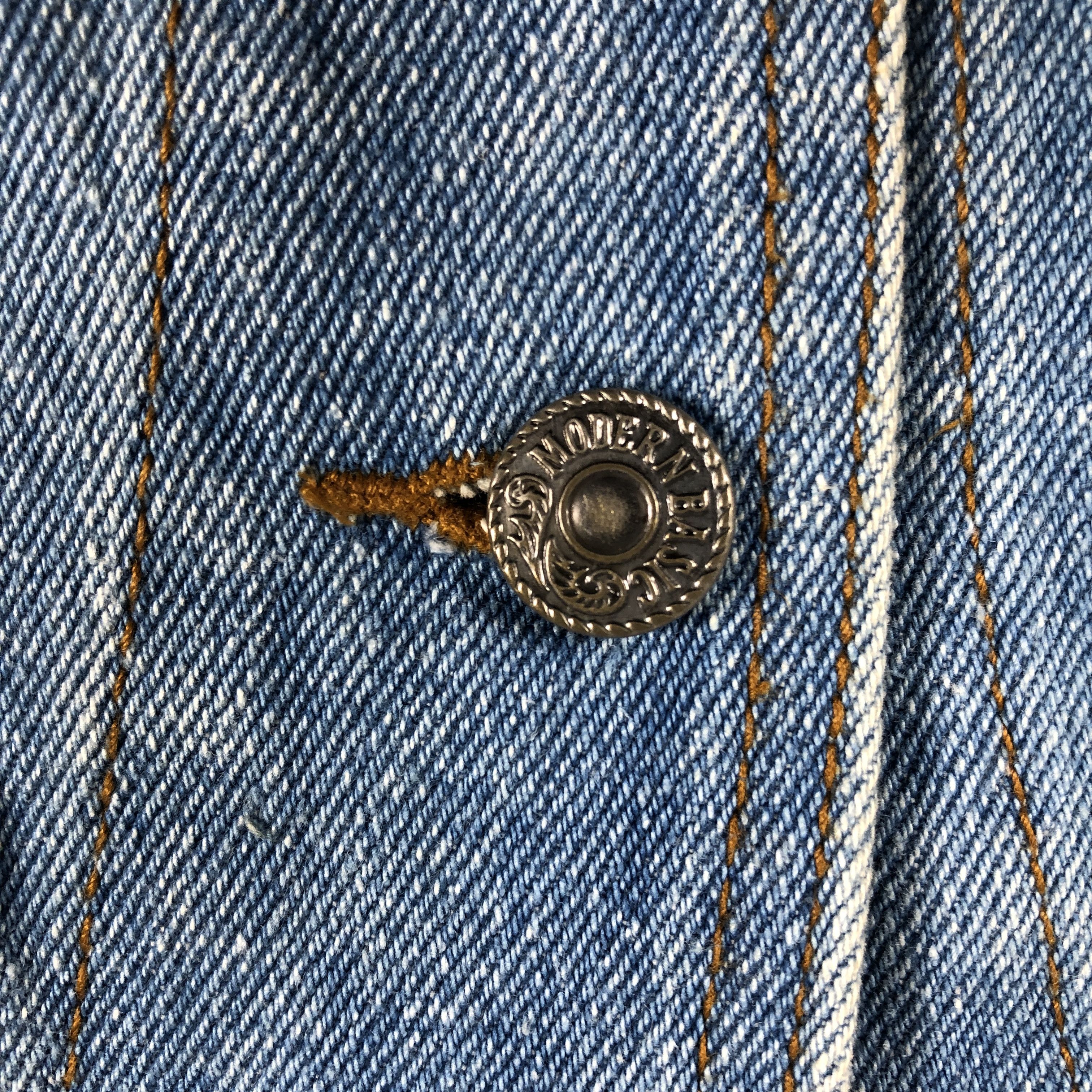 Japanese Brand × Vintage Big Game Romantic Face Sleeveless Trucker Denim Jacket Size US M / EU 48-50 / 2 - 4 Thumbnail