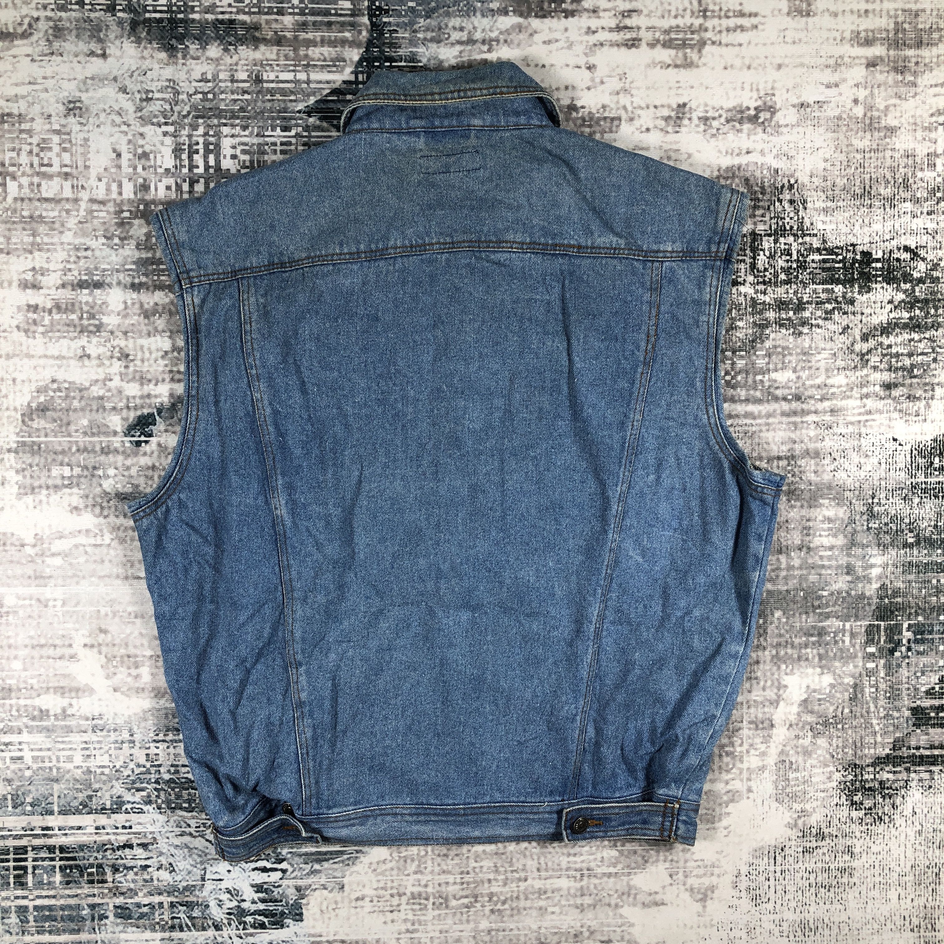 Japanese Brand × Vintage Big Game Romantic Face Sleeveless Trucker Denim Jacket Size US M / EU 48-50 / 2 - 2 Thumbnail