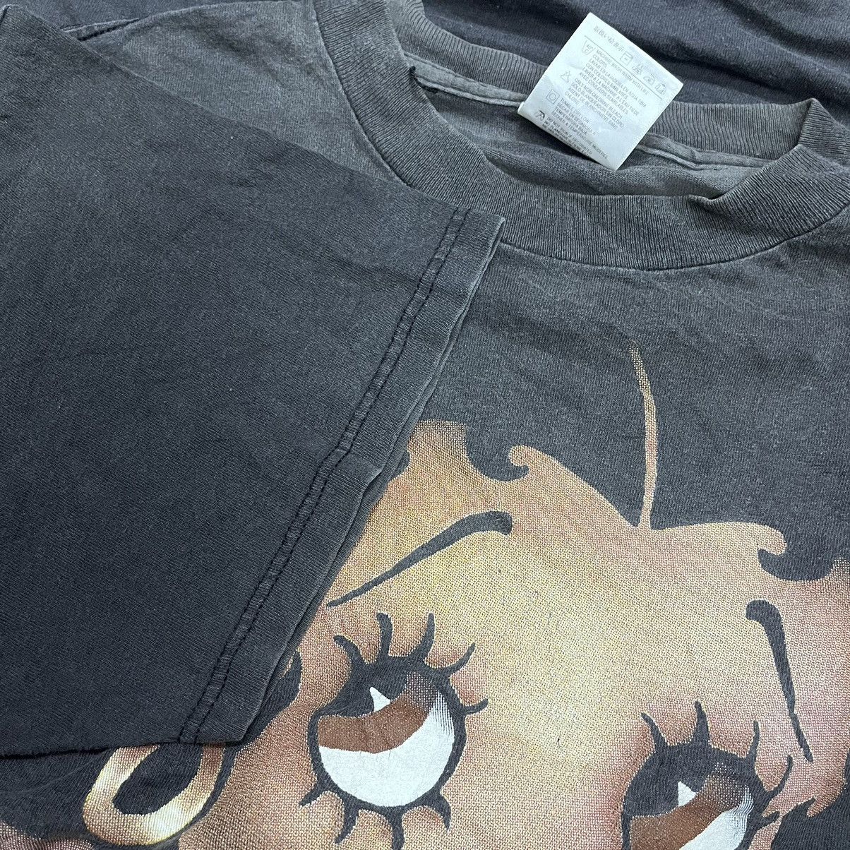 Tultex Vintage 1997 Betty Boop King Features TShirt USA Size US M / EU 48-50 / 2 - 13 Thumbnail