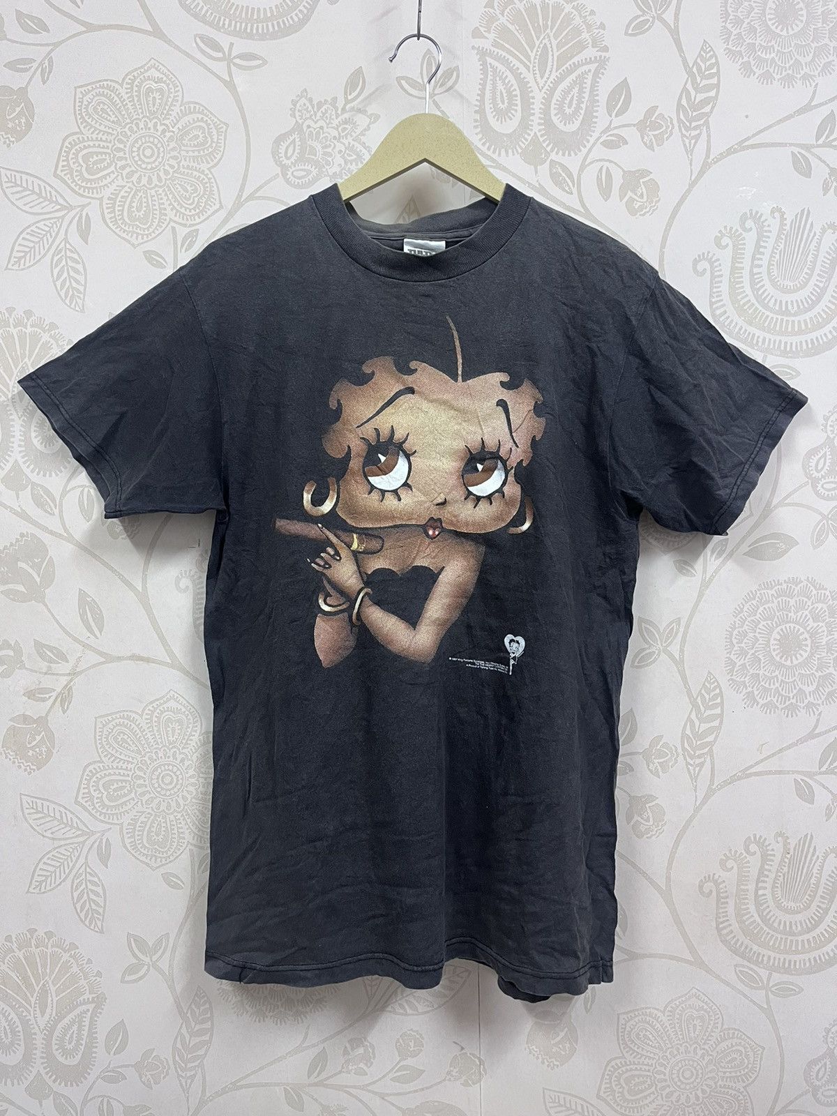 Tultex VINTAGE 1997 BETTY BOOP CIGAR SMOKING TEE IN BLACK | Grailed