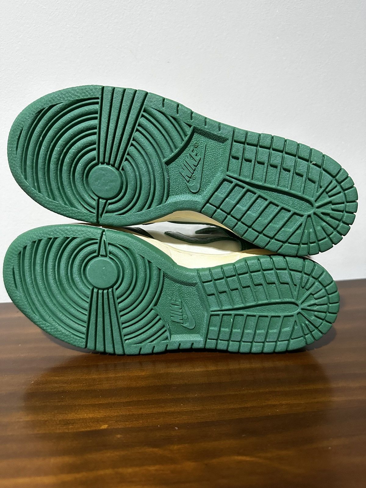 Nike Nike Dunk High (VNTG) Sail/Green Men Size 4/Women Size 5.5 Size US 5.5 / IT 35.5 - 6 Thumbnail