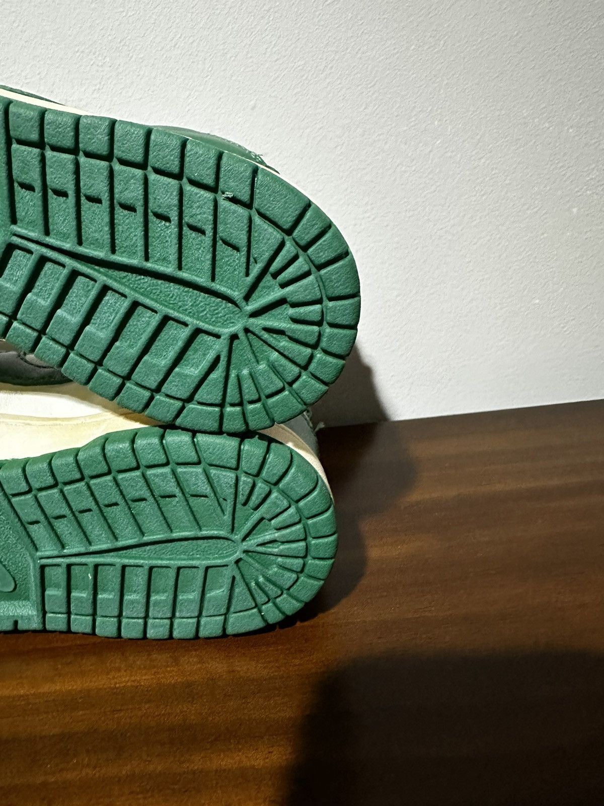 Nike Nike Dunk High (VNTG) Sail/Green Men Size 4/Women Size 5.5 Size US 5.5 / IT 35.5 - 8 Thumbnail