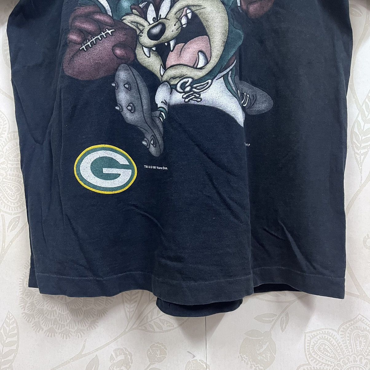 Fruit Of The Loom Vintage 1997 Tazmania Green Bay Packers TShirt Single Stitch Size US XL / EU 56 / 4 - 10 Thumbnail