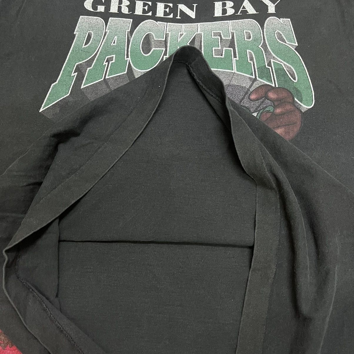 Fruit Of The Loom Vintage 1997 Tazmania Green Bay Packers TShirt Single Stitch Size US XL / EU 56 / 4 - 16 Thumbnail