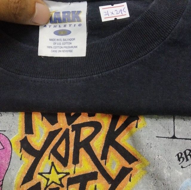 Vintage Vintage New York City Artwork Painting Design T-shirt Size US L / EU 52-54 / 3 - 5 Thumbnail