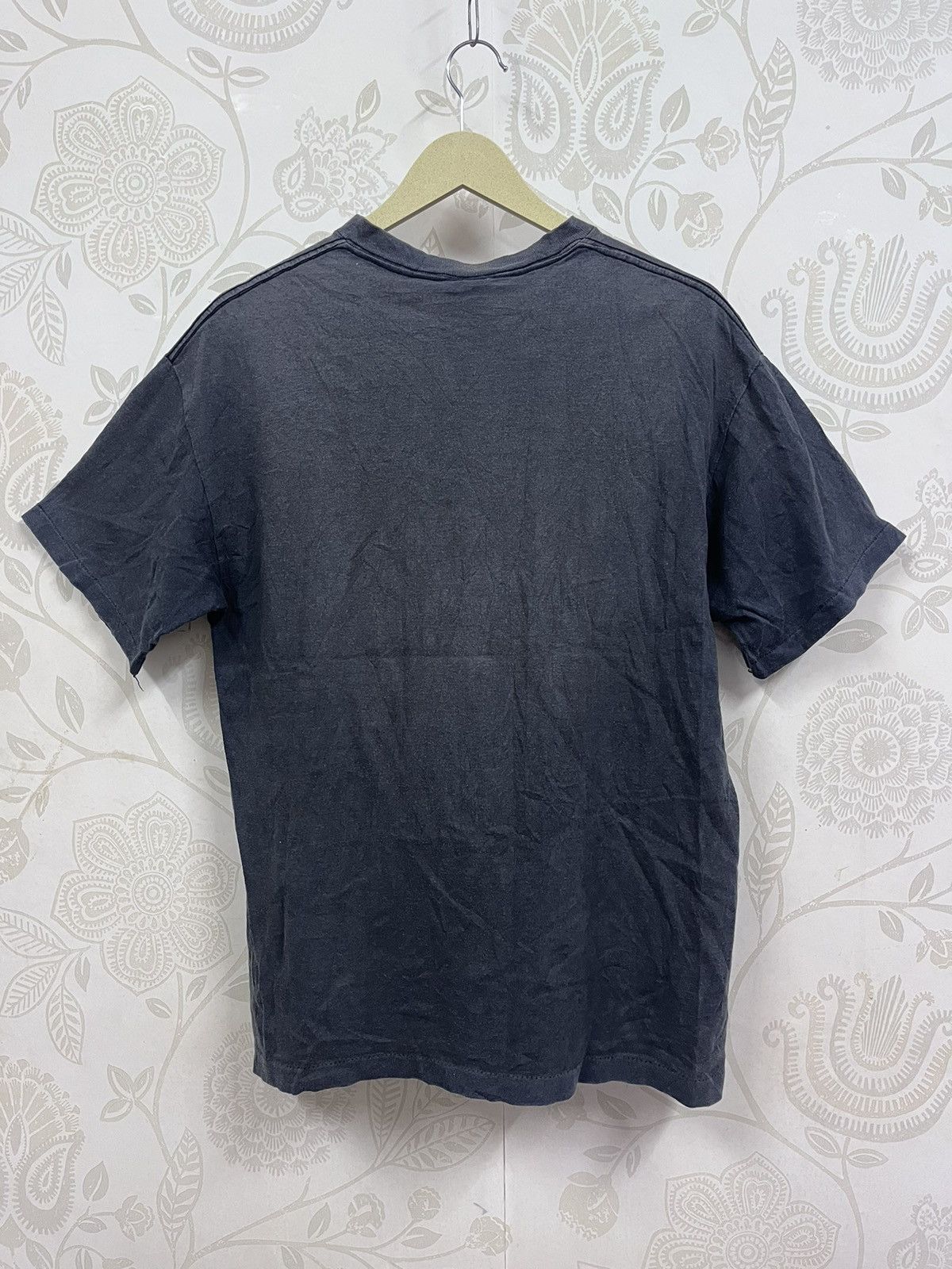 Cartoon Network × Vintage × Warner Bros Vintage 1991 Bugs Bunny Warner Bros Faded TShirt USA Size US L / EU 52-54 / 3 - 19 Thumbnail