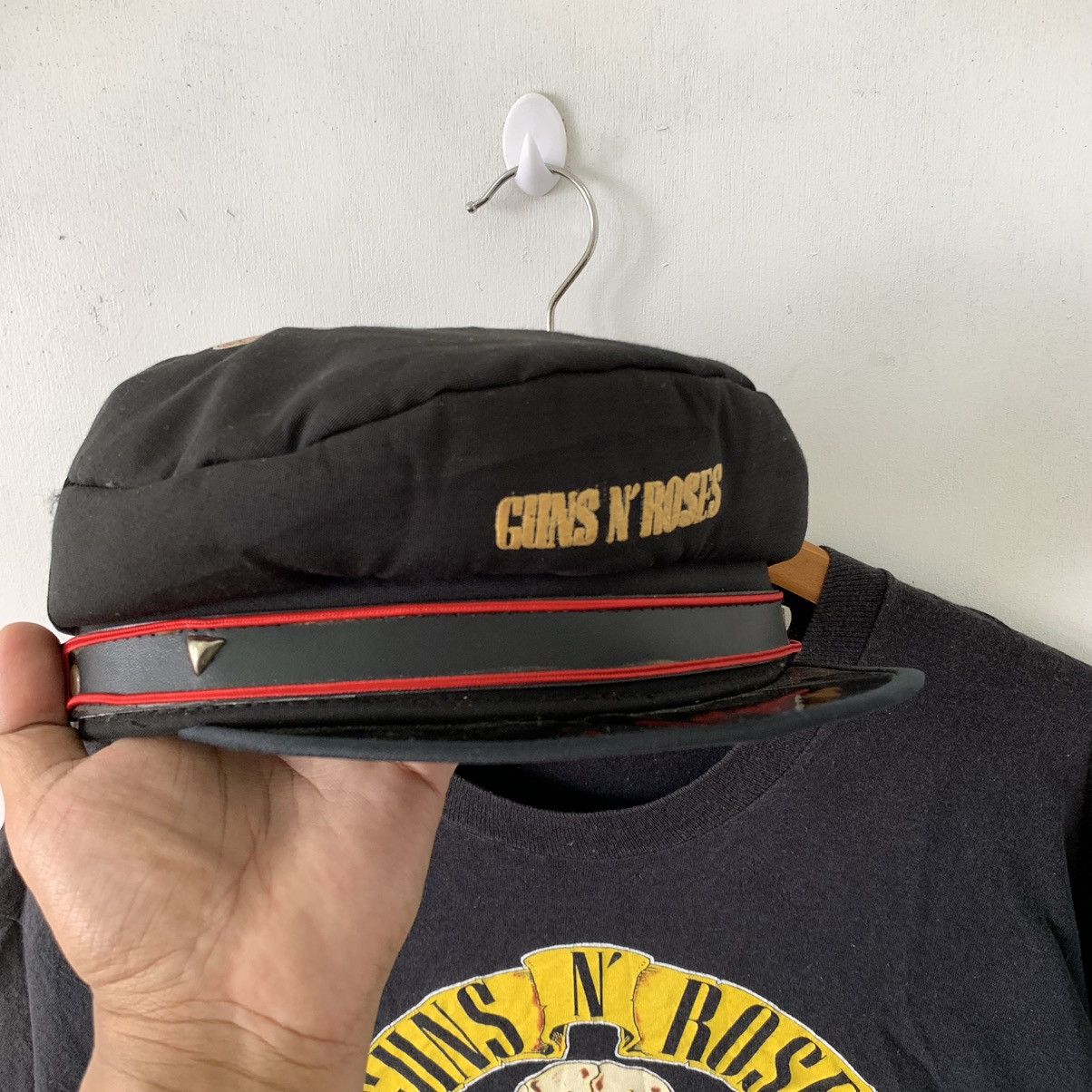 Band Tees × Guns N' Roses × Vintage Vintage 90s Guns N Roses Tshirt Got Extra Hat! Size US XL / EU 56 / 4 - 6 Thumbnail