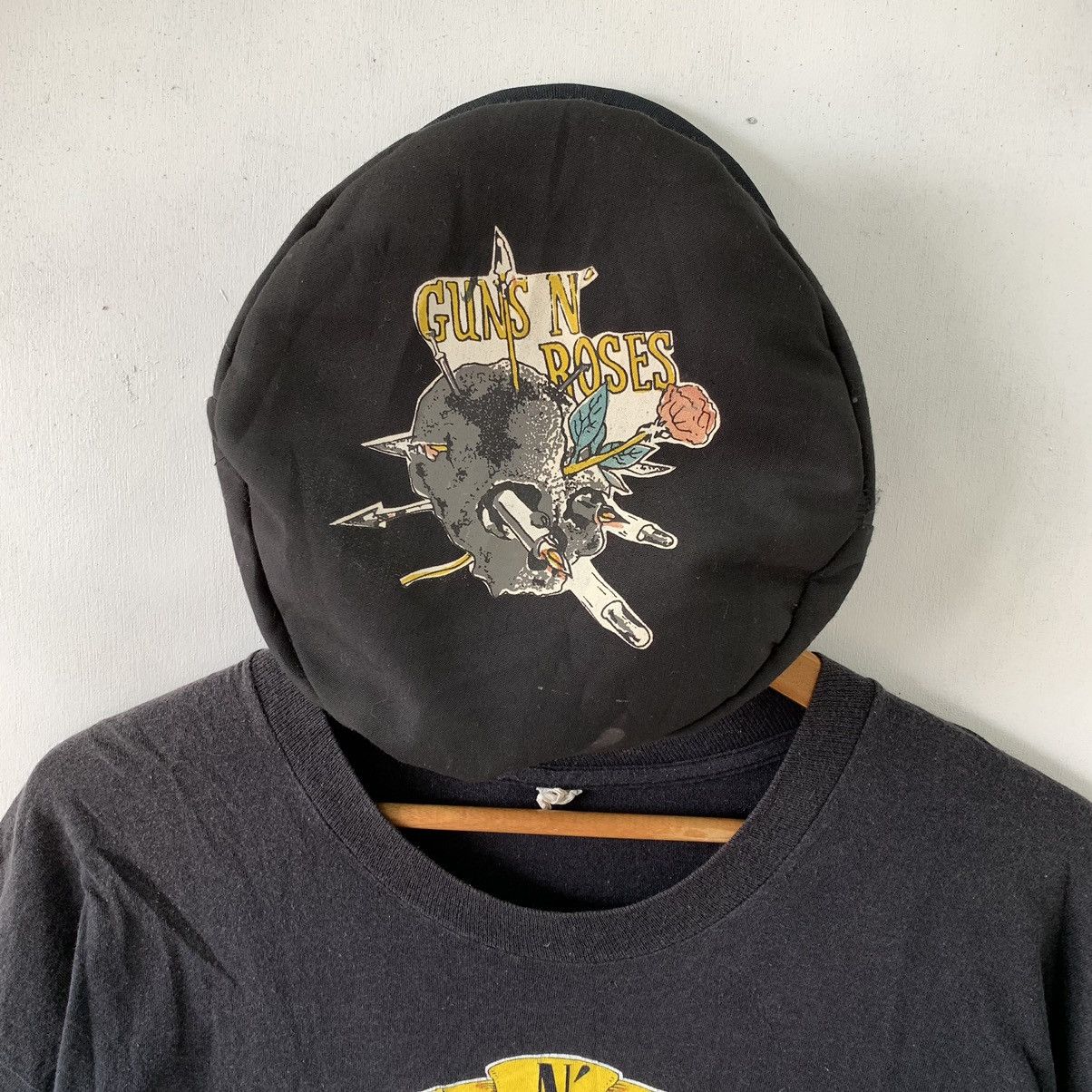 Band Tees × Guns N' Roses × Vintage Vintage 90s Guns N Roses Tshirt Got Extra Hat! Size US XL / EU 56 / 4 - 5 Thumbnail