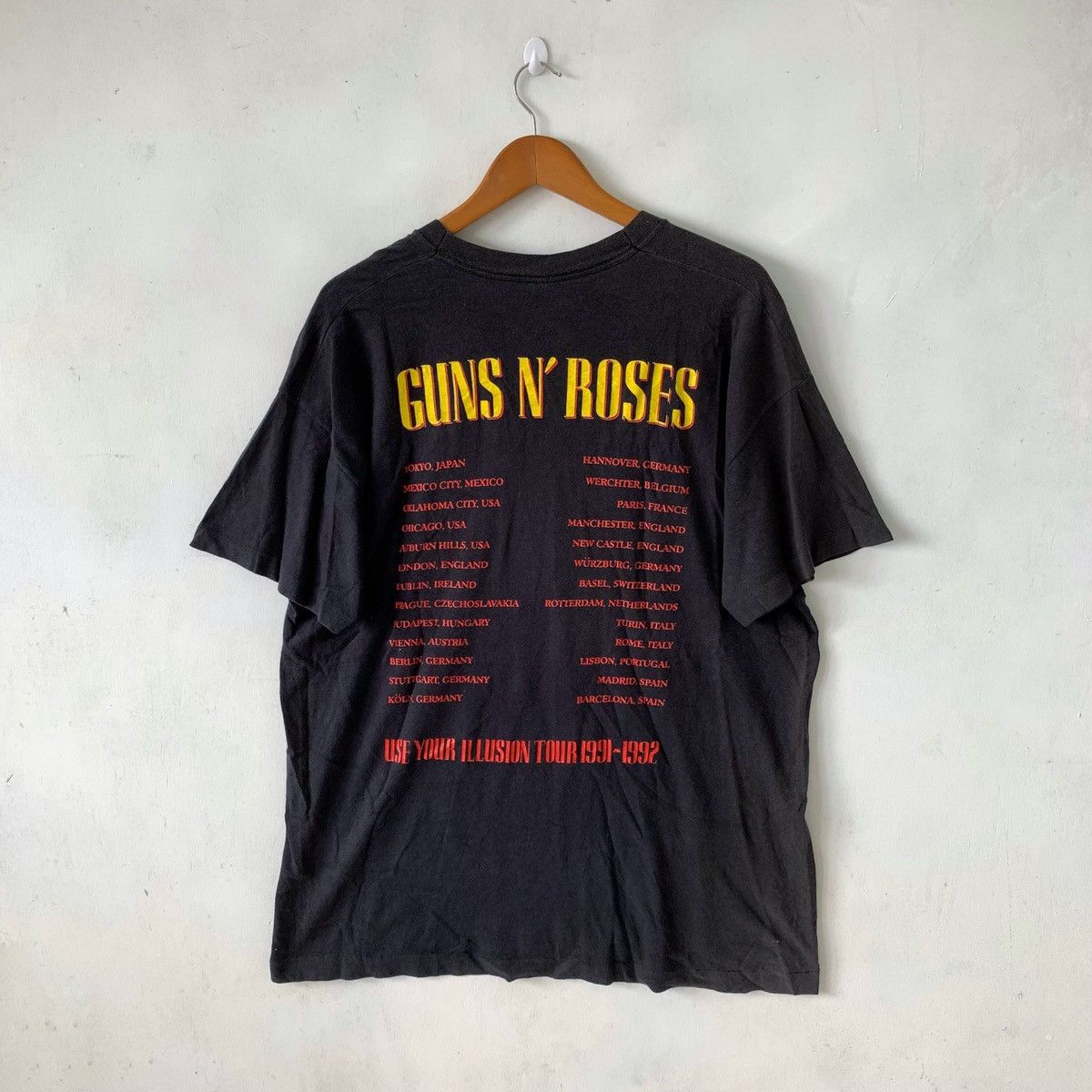 Band Tees × Guns N' Roses × Vintage Vintage 90s Guns N Roses Tshirt Got Extra Hat! Size US XL / EU 56 / 4 - 7 Thumbnail