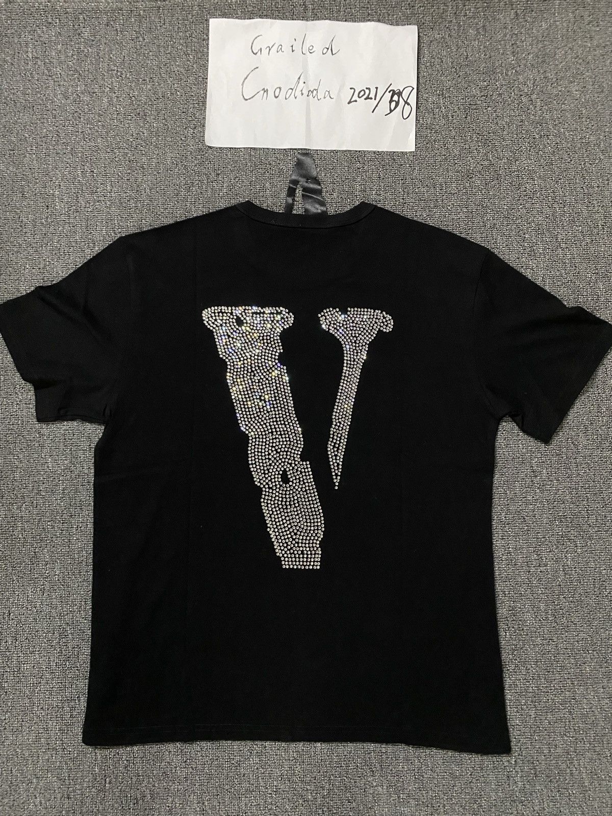 Vlone DS vlone Rhinestone friends tee Size US M / EU 48-50 / 2 - 3 Thumbnail