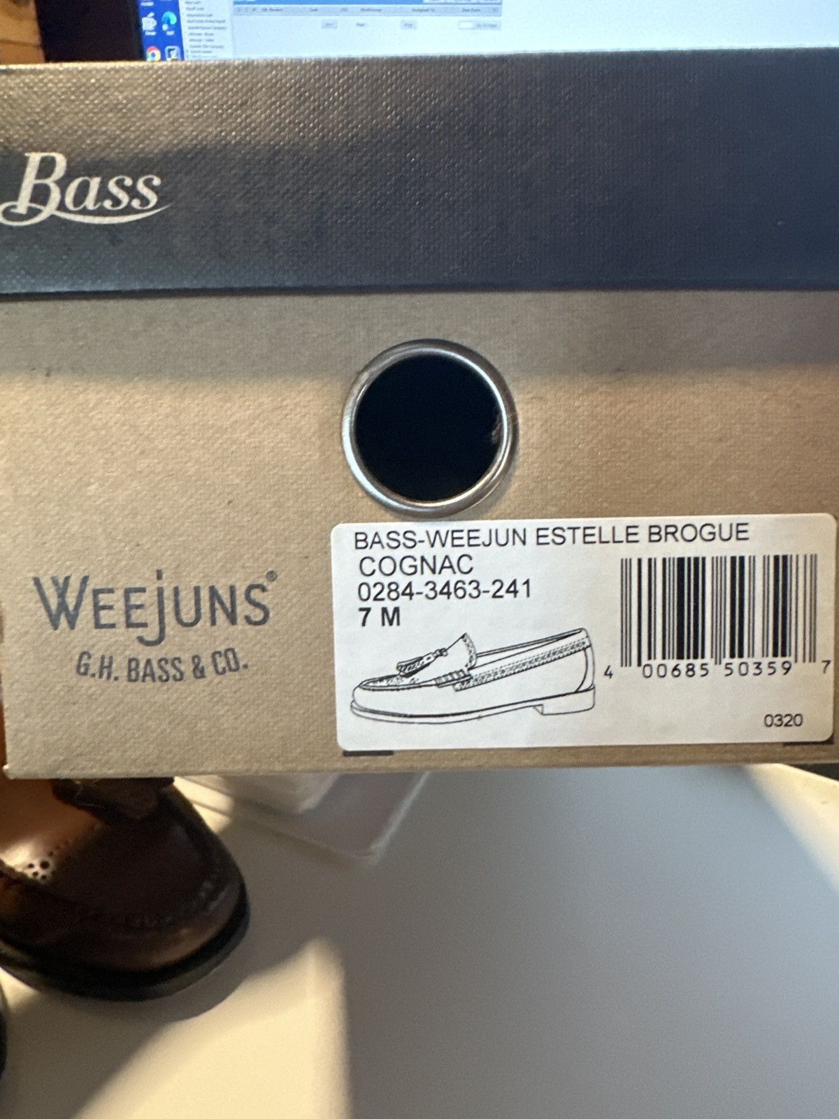 G.H. Bass & Co. Weejuns Estelle Brogue Size US 7 / EU 40 - 4 Thumbnail